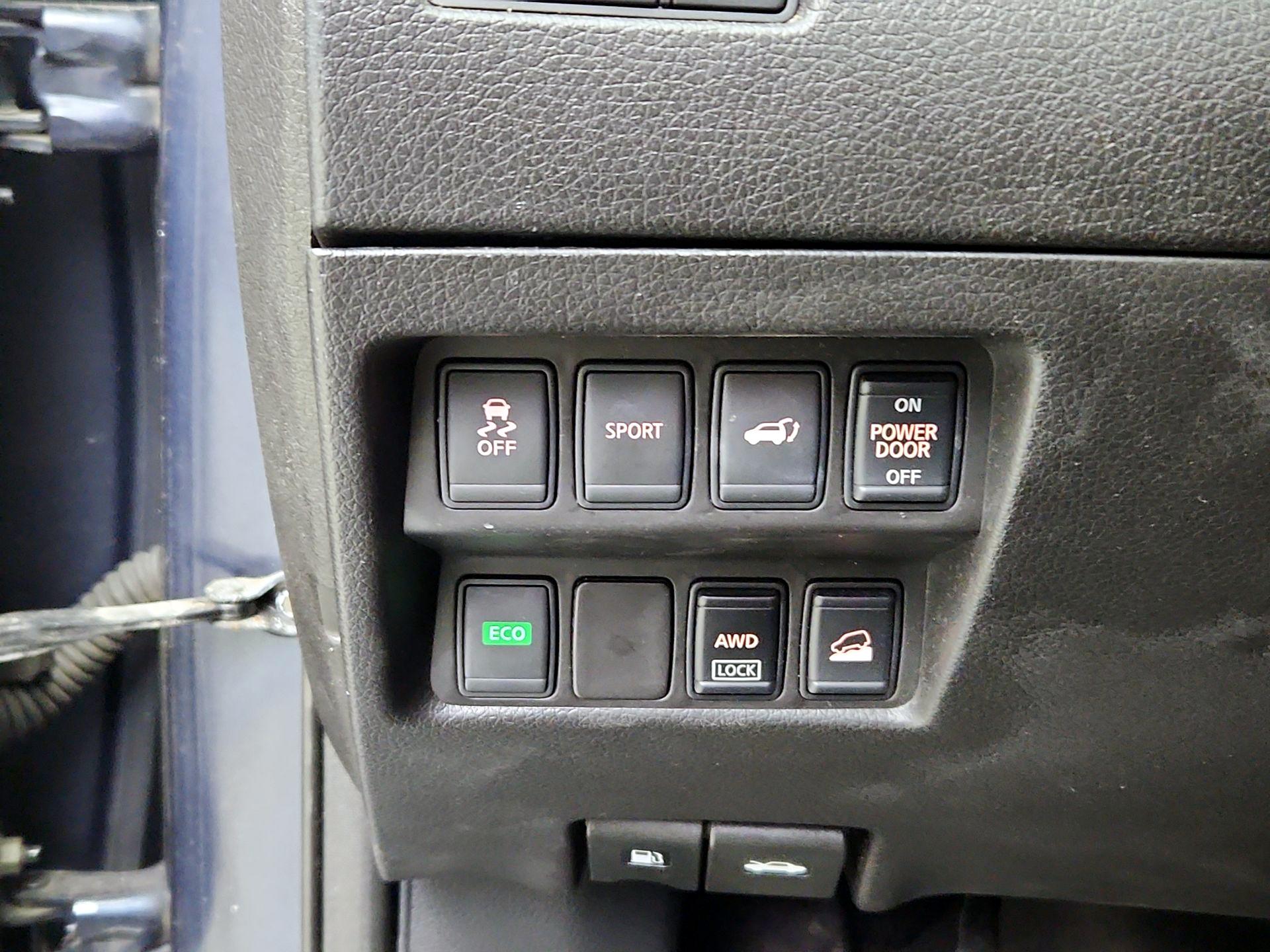 Thumbnail: 2015 Nissan Rogue - 13