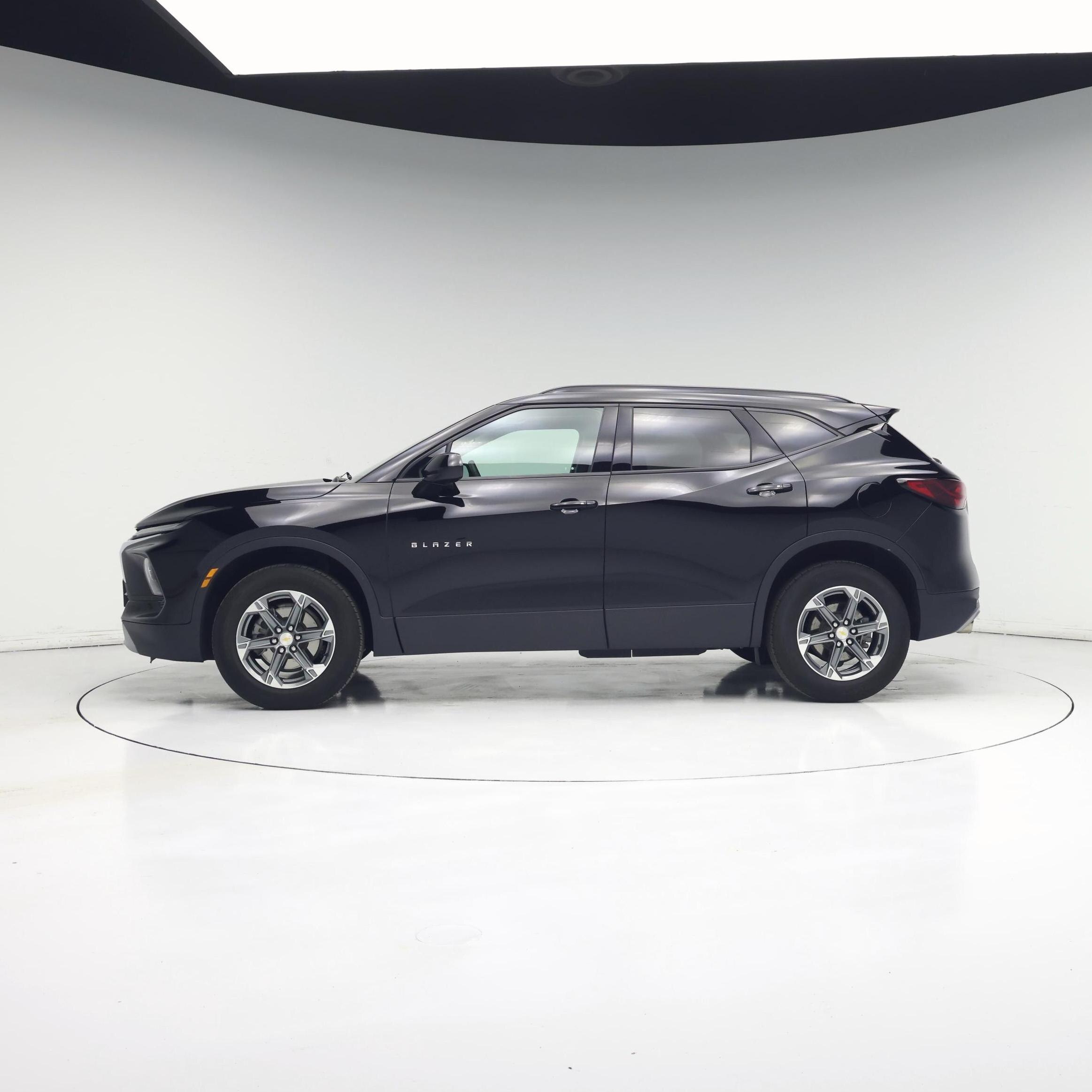 Thumbnail: 2023 Chevrolet Blazer - 3