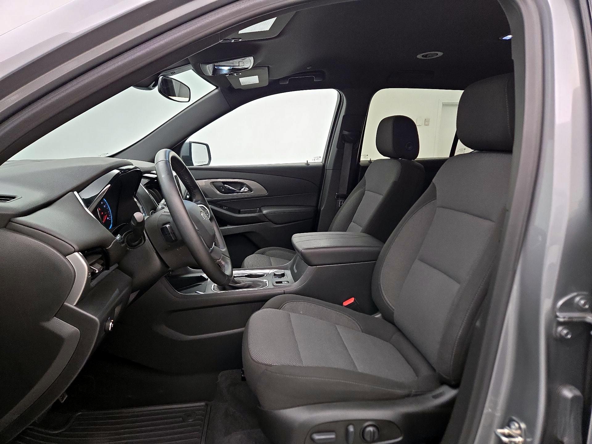 Thumbnail: 2023 Chevrolet Traverse - 11