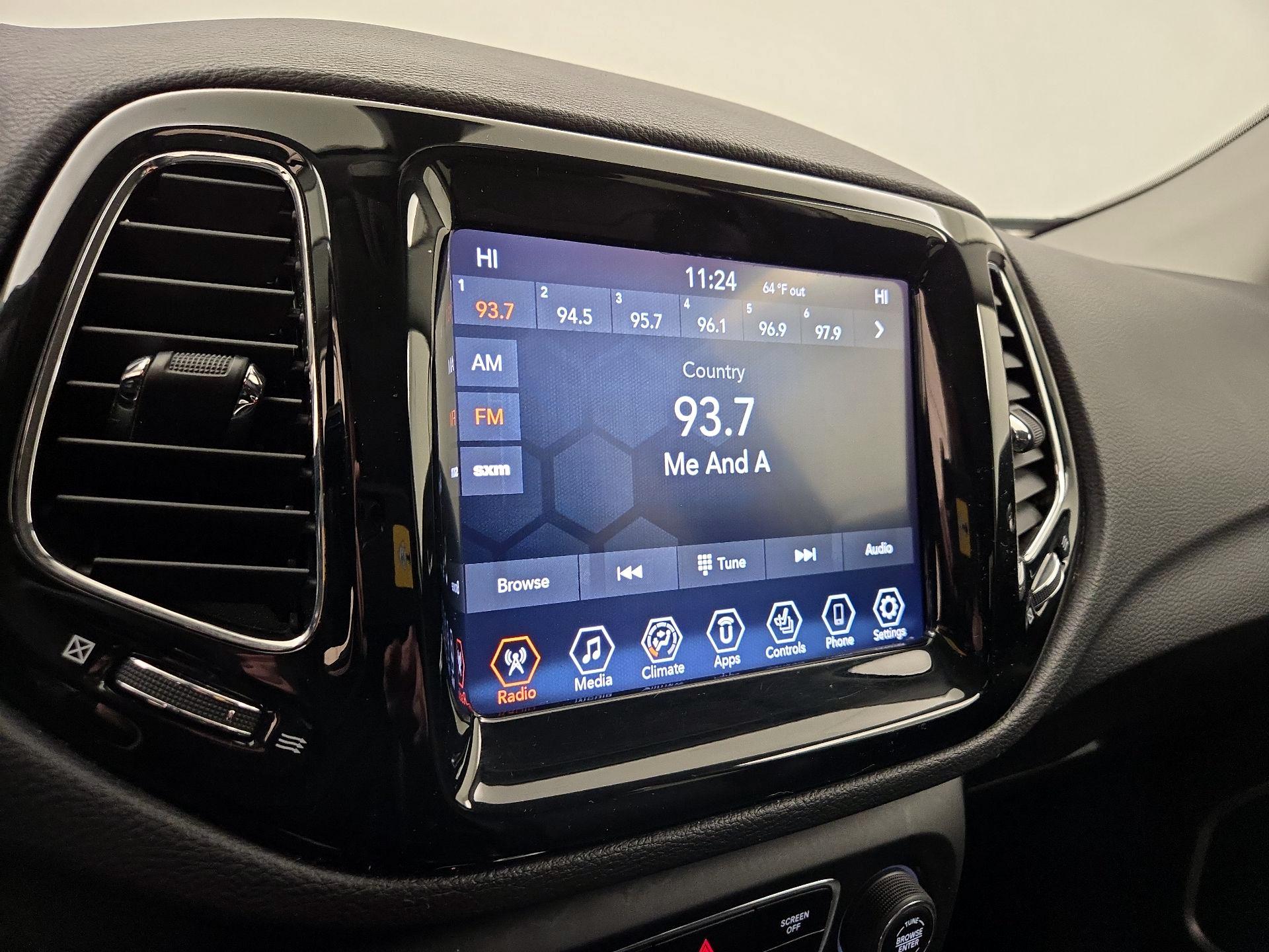 Thumbnail: 2020 Jeep Compass - 15