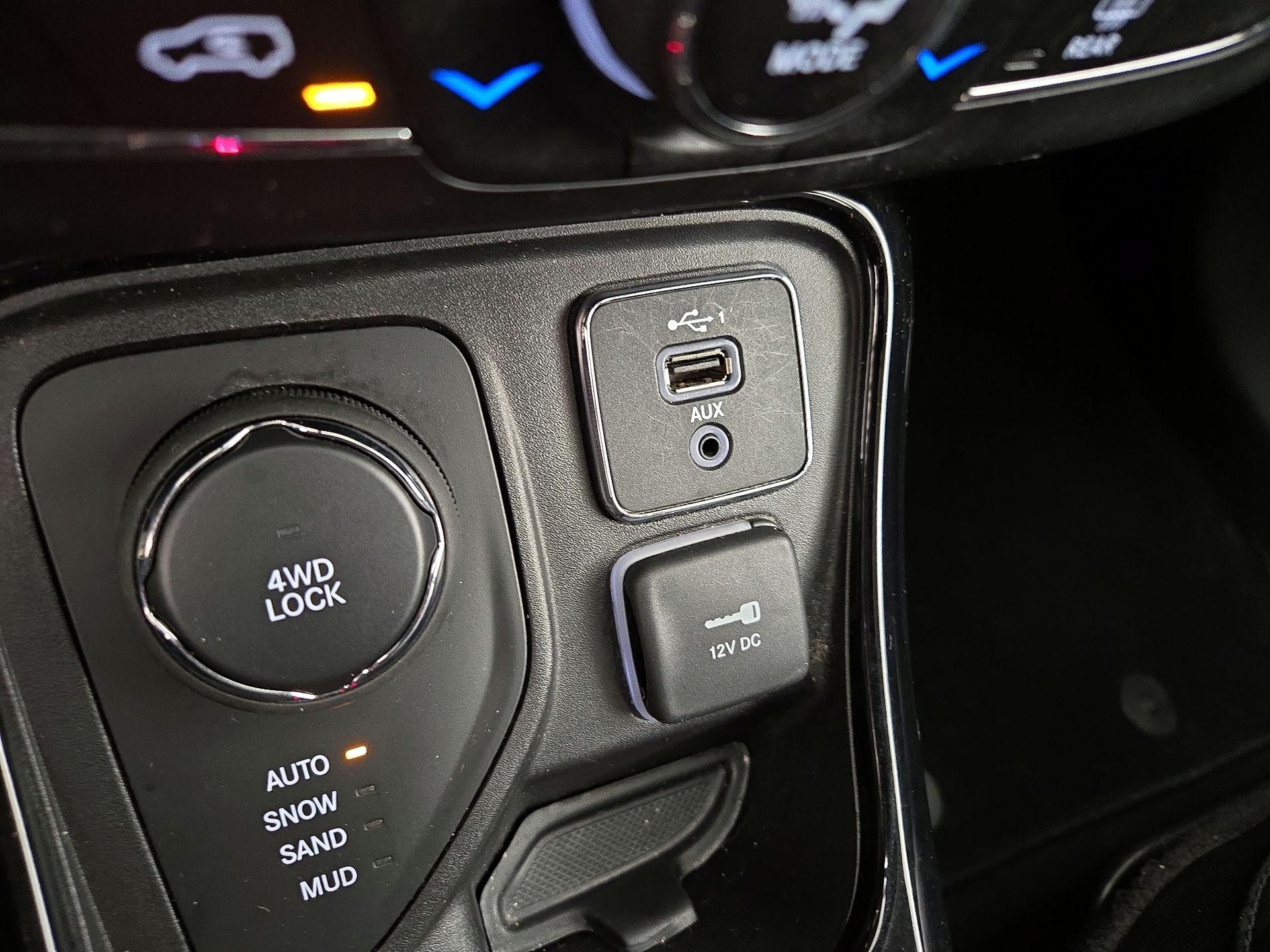 Thumbnail: 2020 Jeep Compass - 18