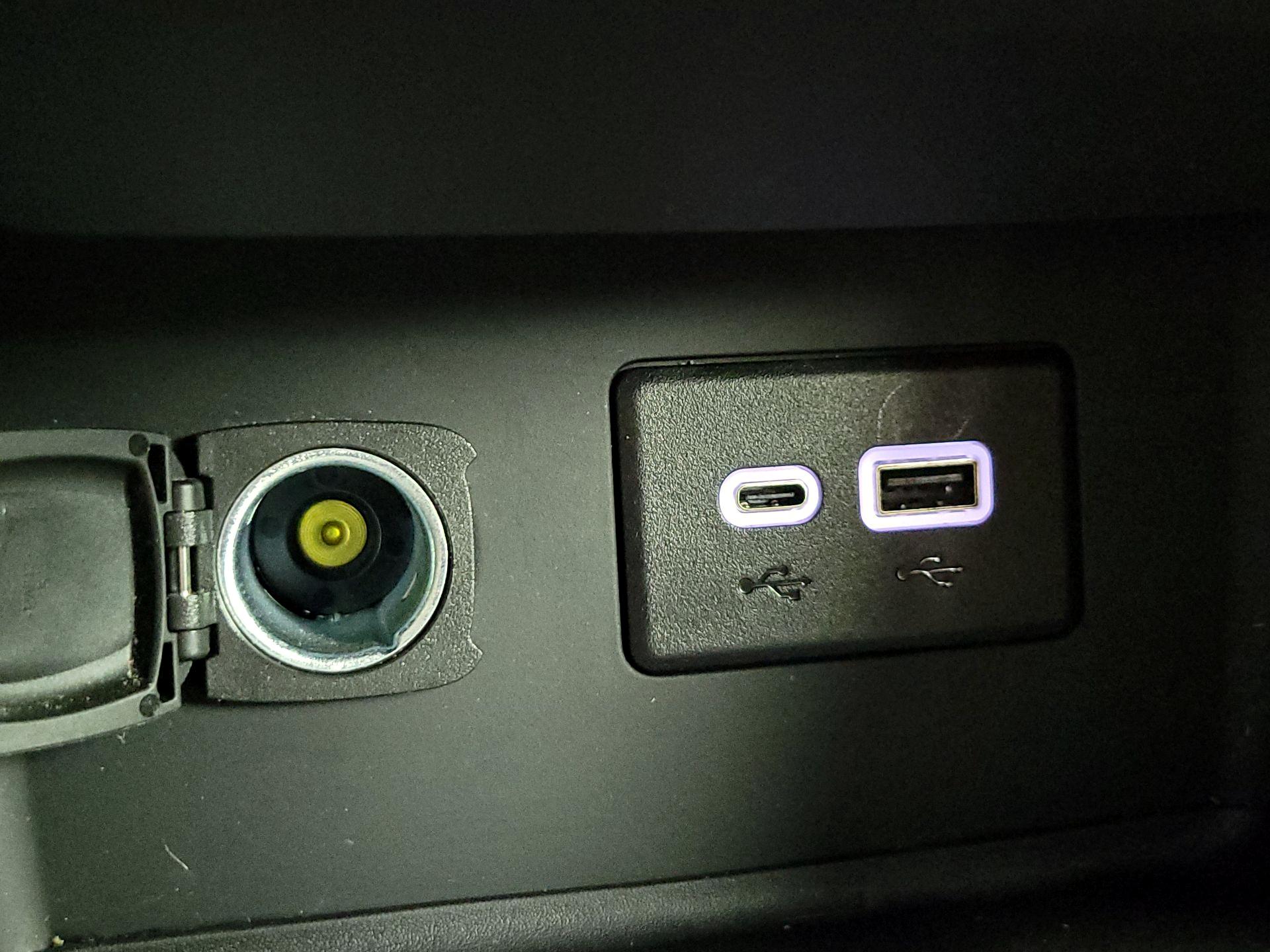 Thumbnail: 2023 GMC Acadia - 18