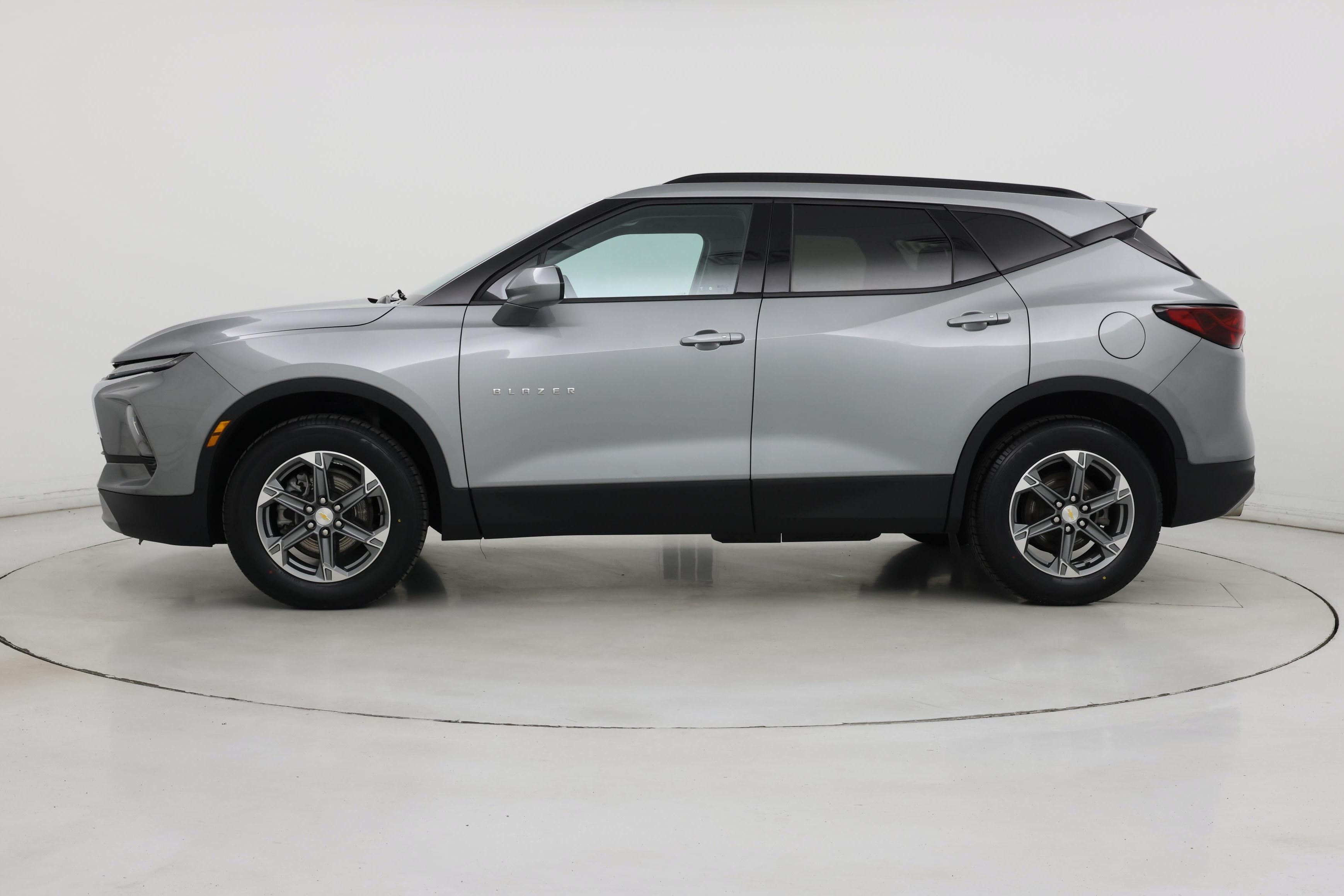 Thumbnail: 2023 Chevrolet Blazer - 3