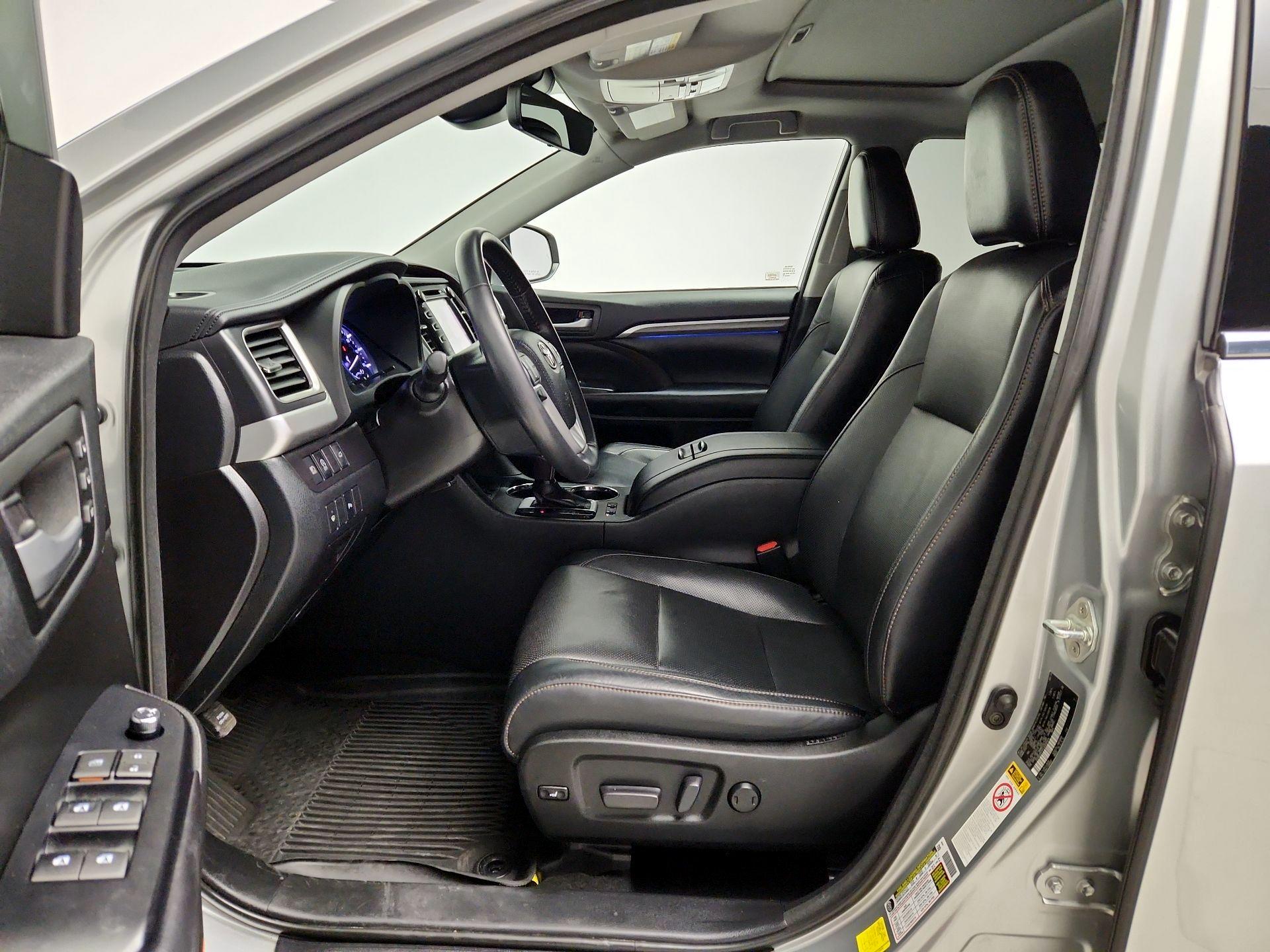 Thumbnail: 2018 Toyota Highlander - 11