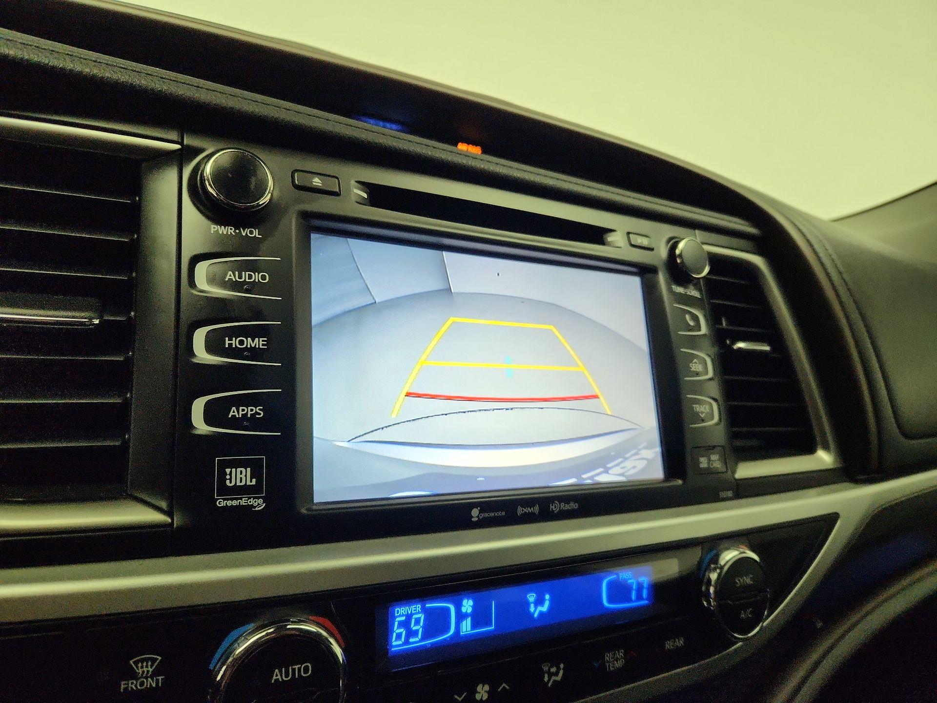 Thumbnail: 2018 Toyota Highlander - 15