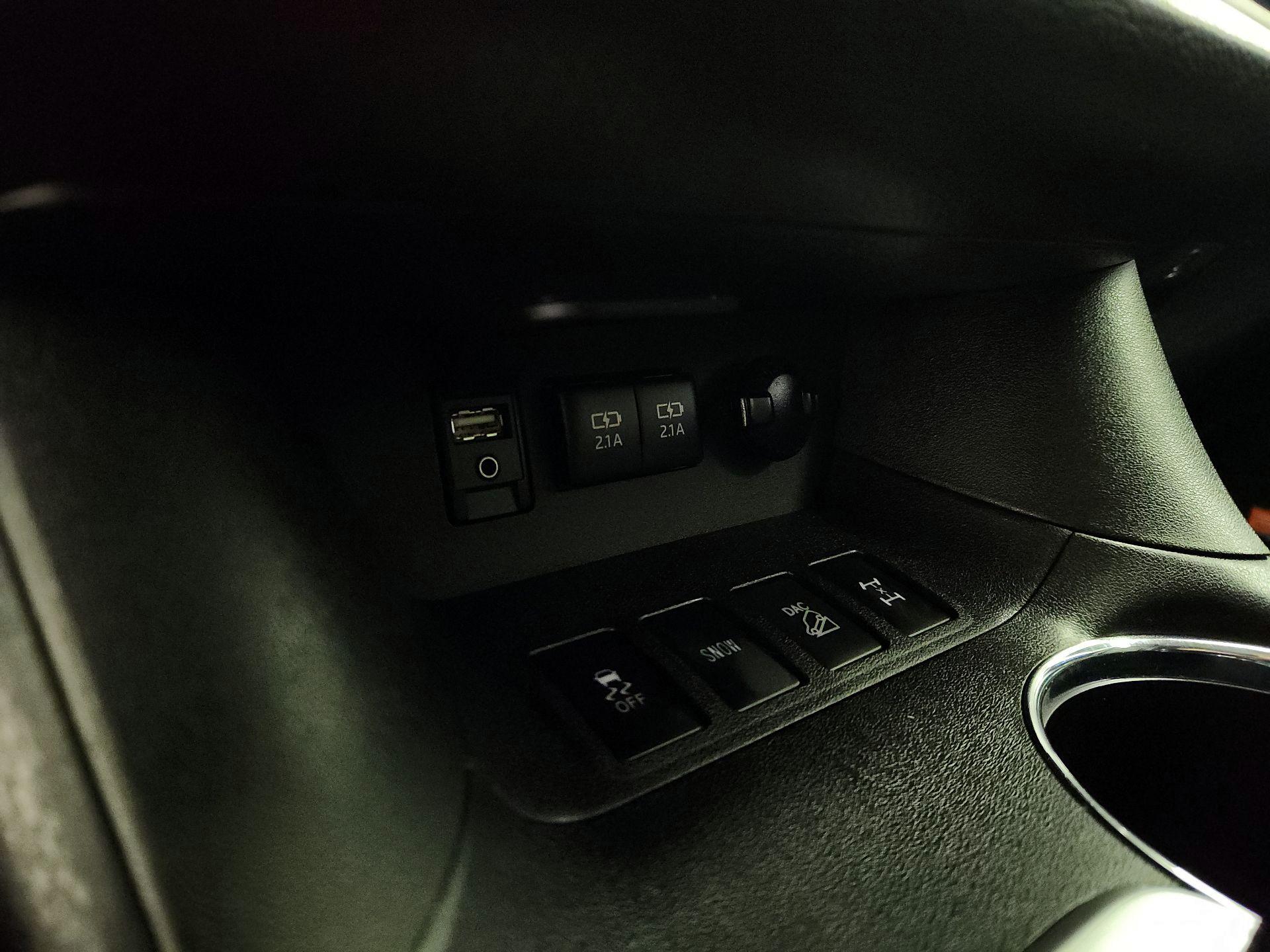 Thumbnail: 2018 Toyota Highlander - 19