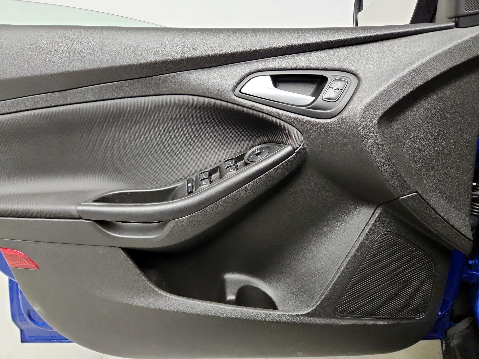 Thumbnail: 2018 Ford Focus - 12