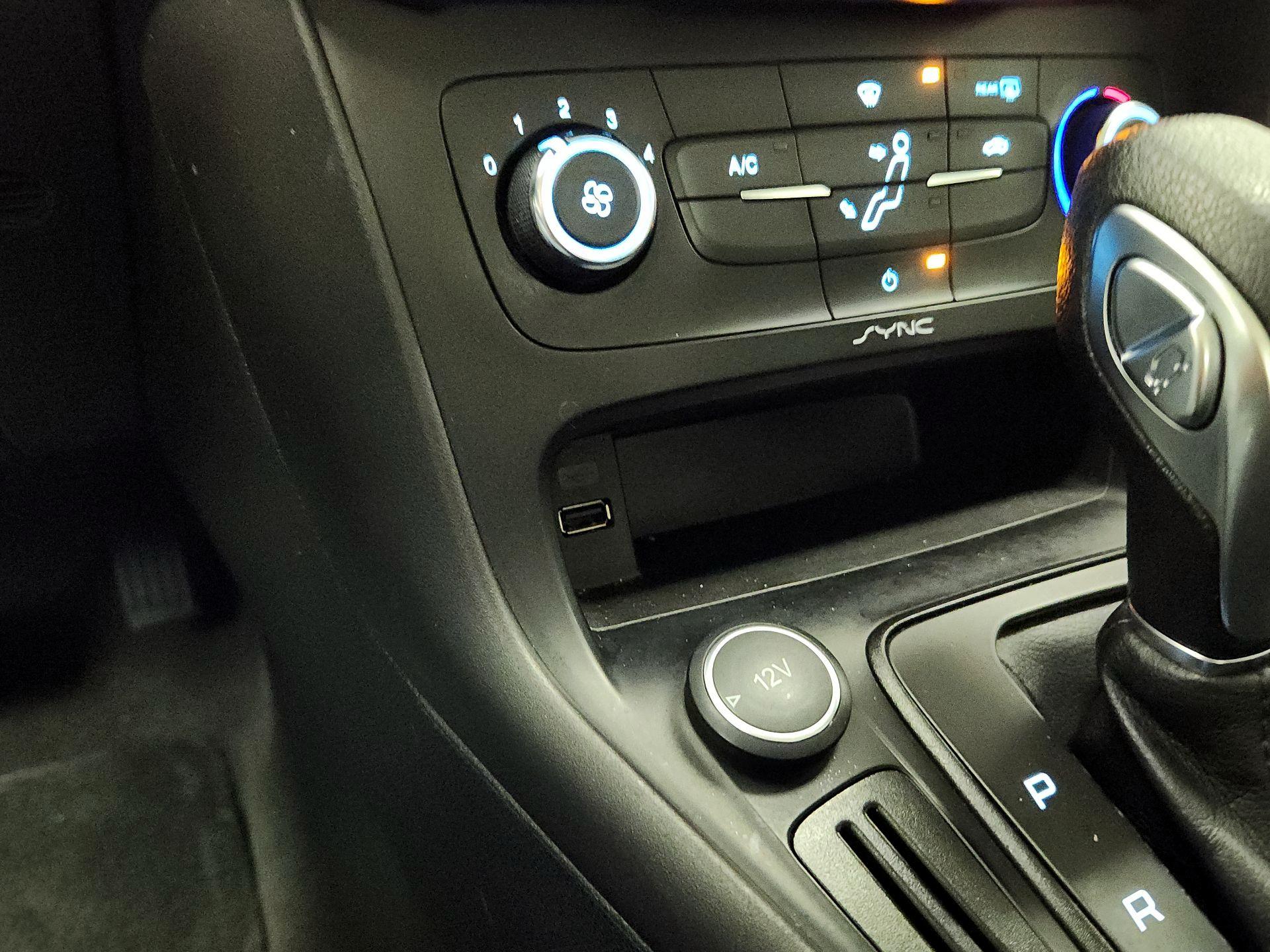 Thumbnail: 2018 Ford Focus - 18