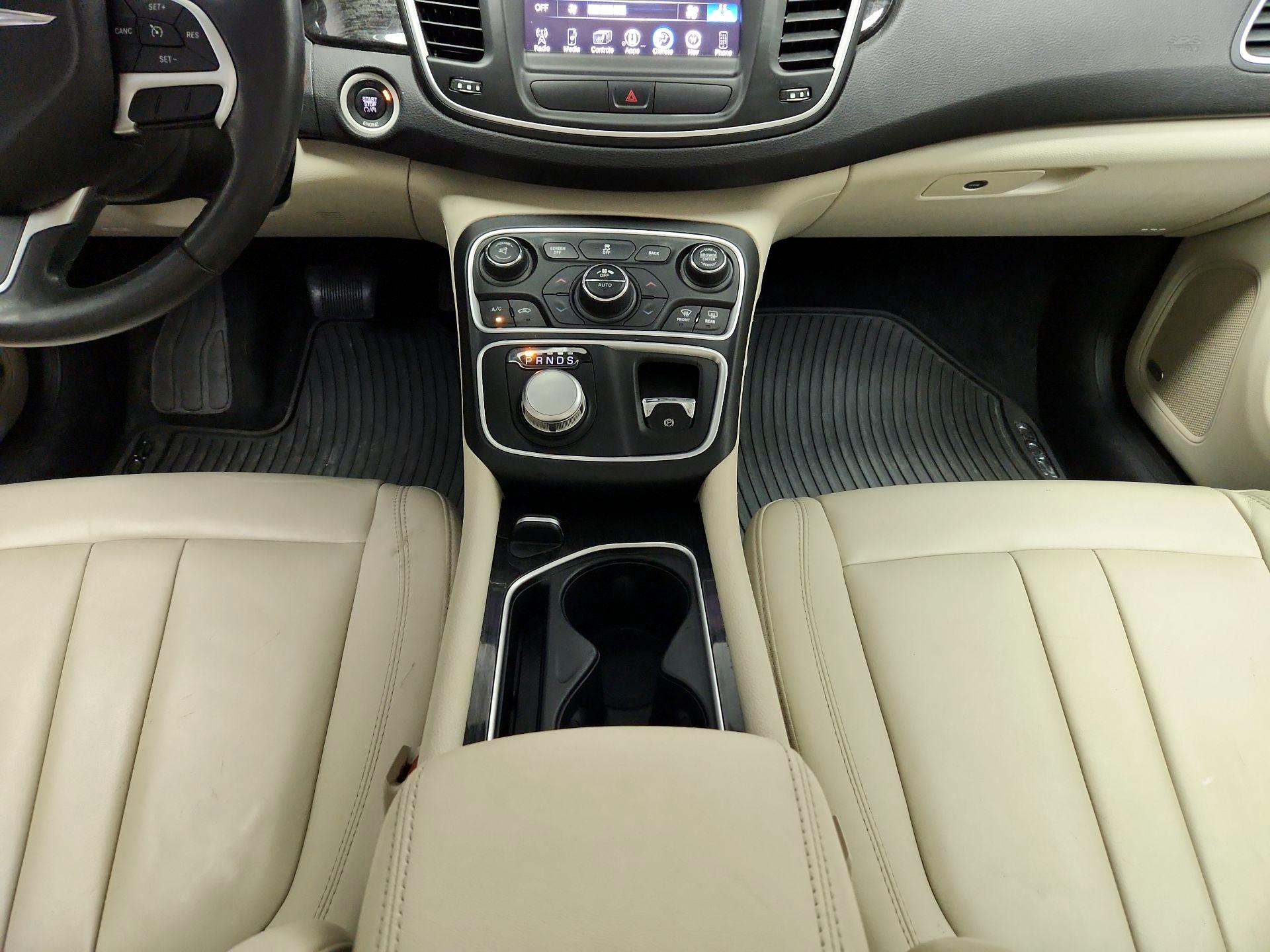 Thumbnail: 2015 Chrysler 200 - 18