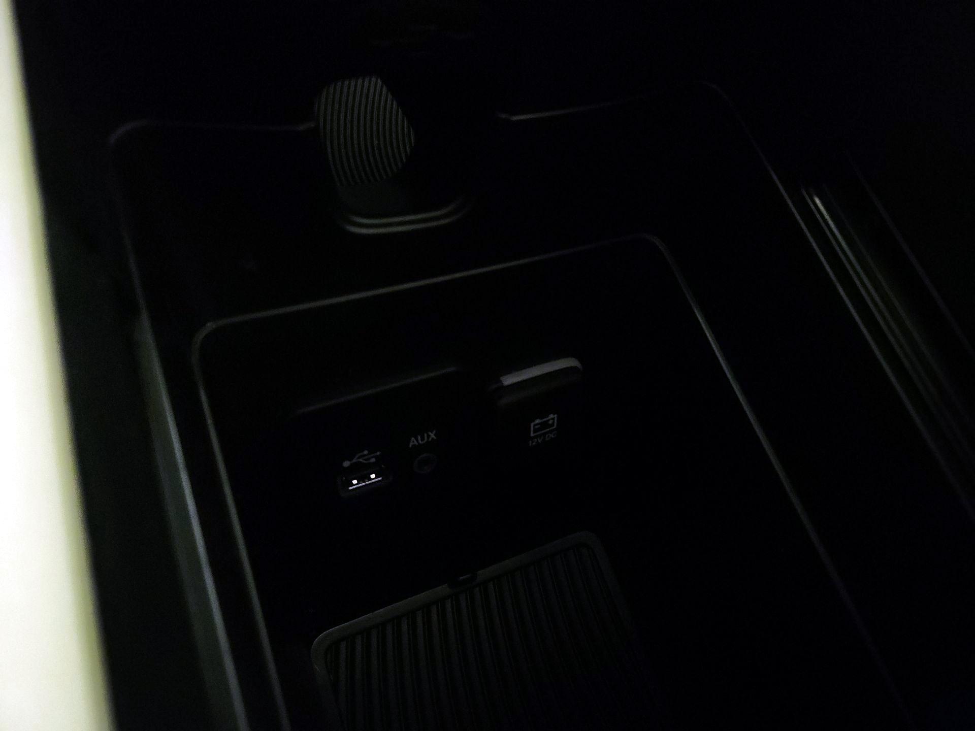 Thumbnail: 2015 Chrysler 200 - 19