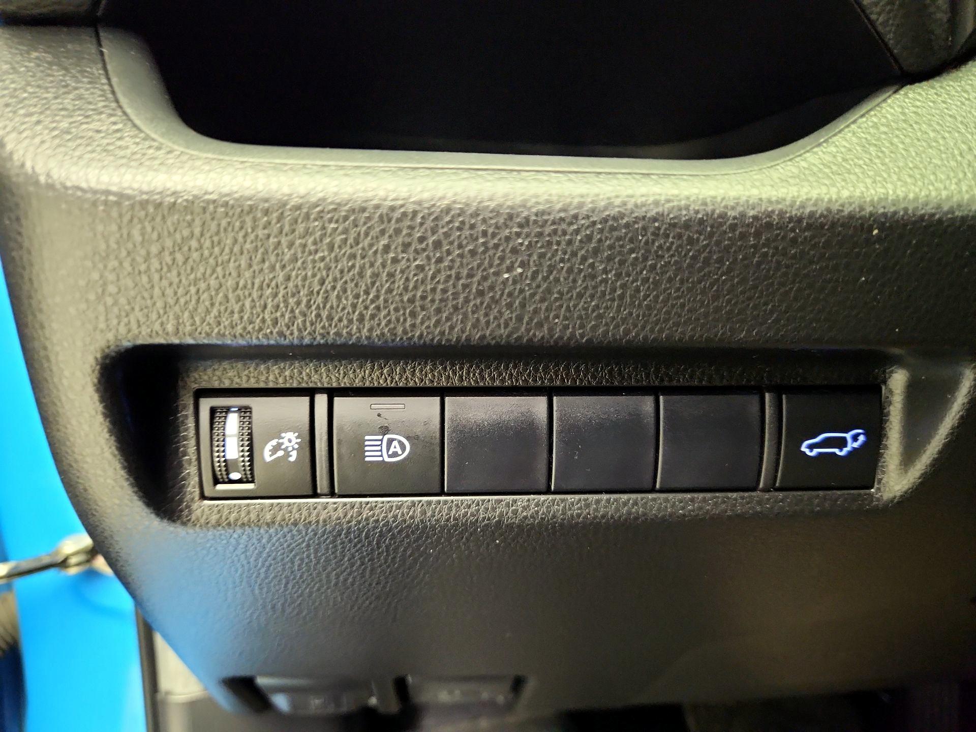 Thumbnail: 2019 Toyota RAV4 - 13