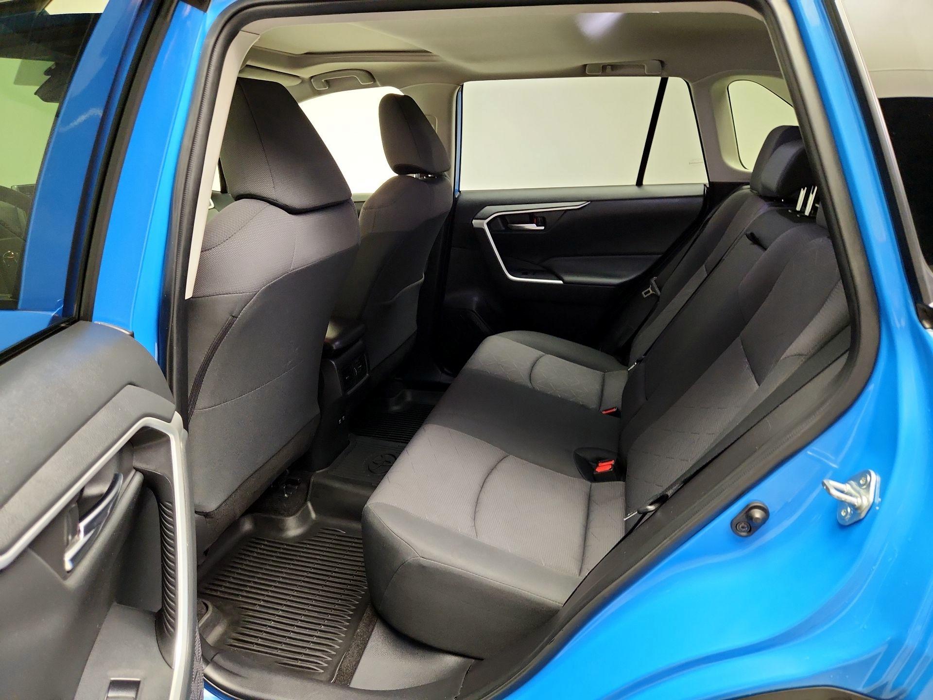 Thumbnail: 2019 Toyota RAV4 - 20