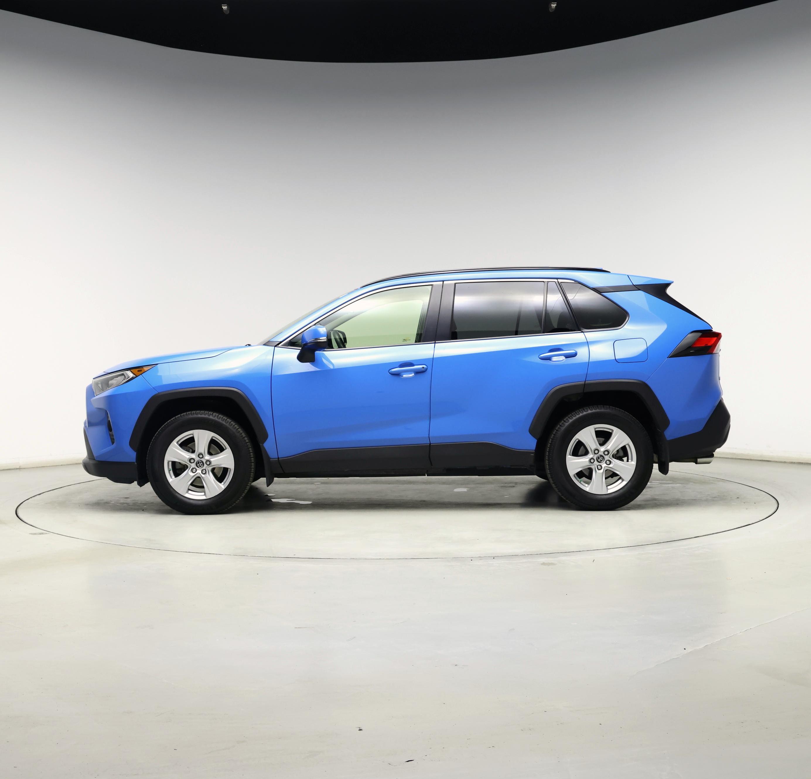 Thumbnail: 2019 Toyota RAV4 - 3