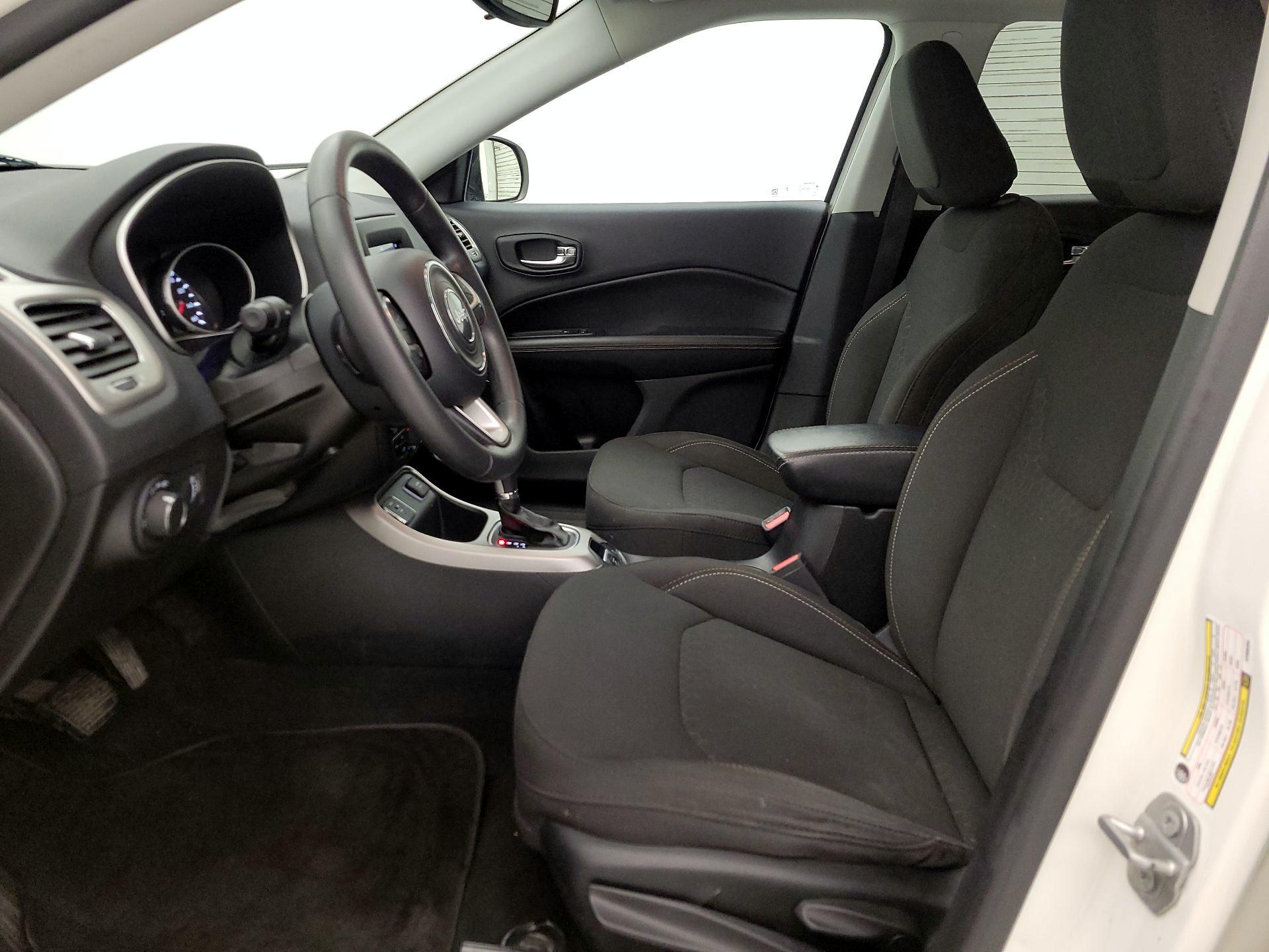 Thumbnail: 2019 Jeep Compass - 11