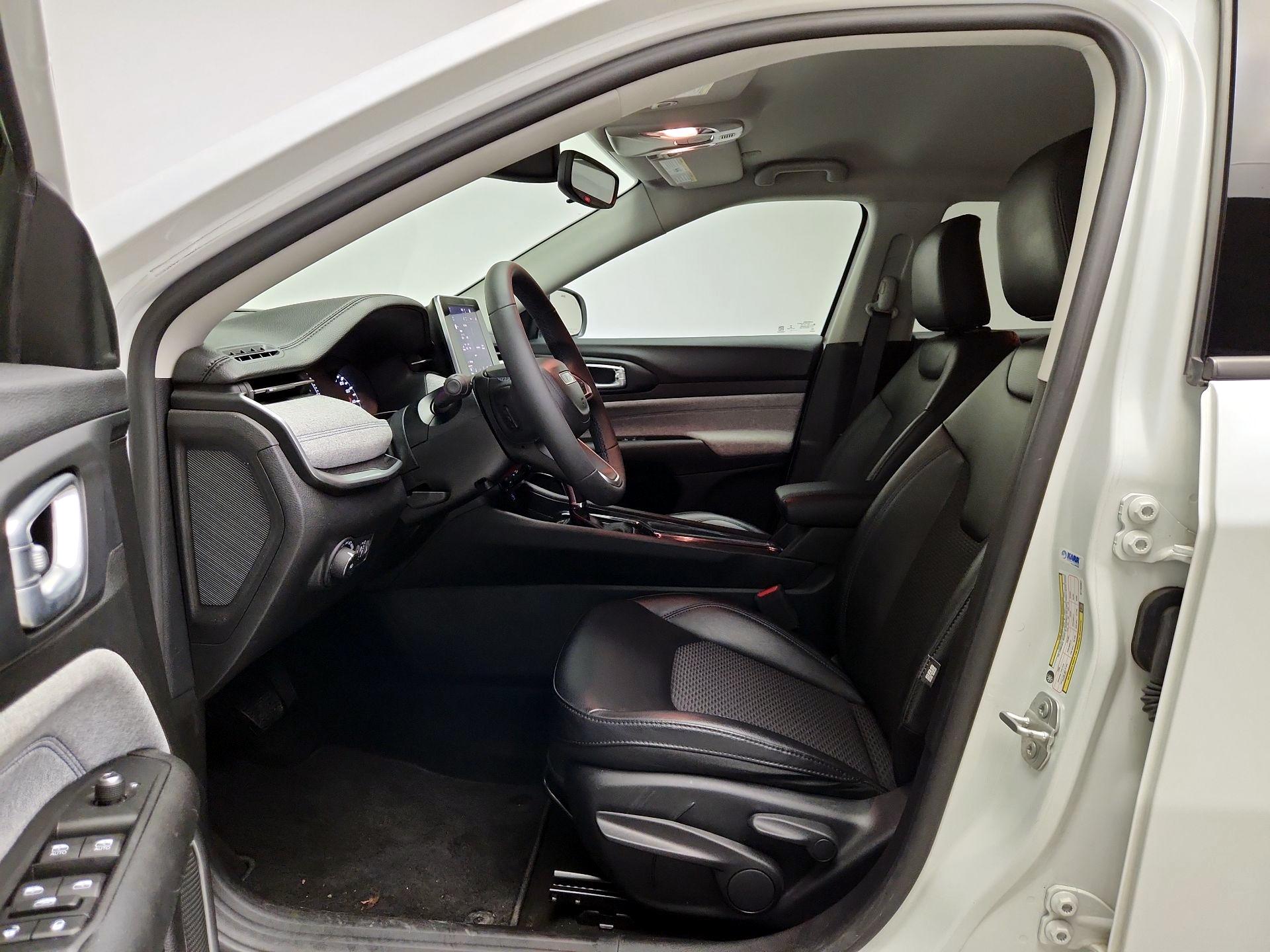 Thumbnail: 2022 Jeep Compass - 11