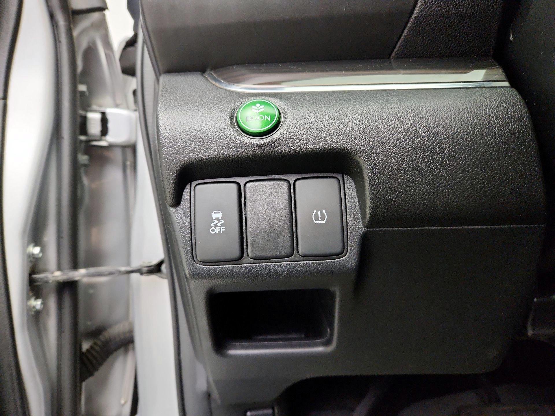 Thumbnail: 2016 Honda CR-V - 13