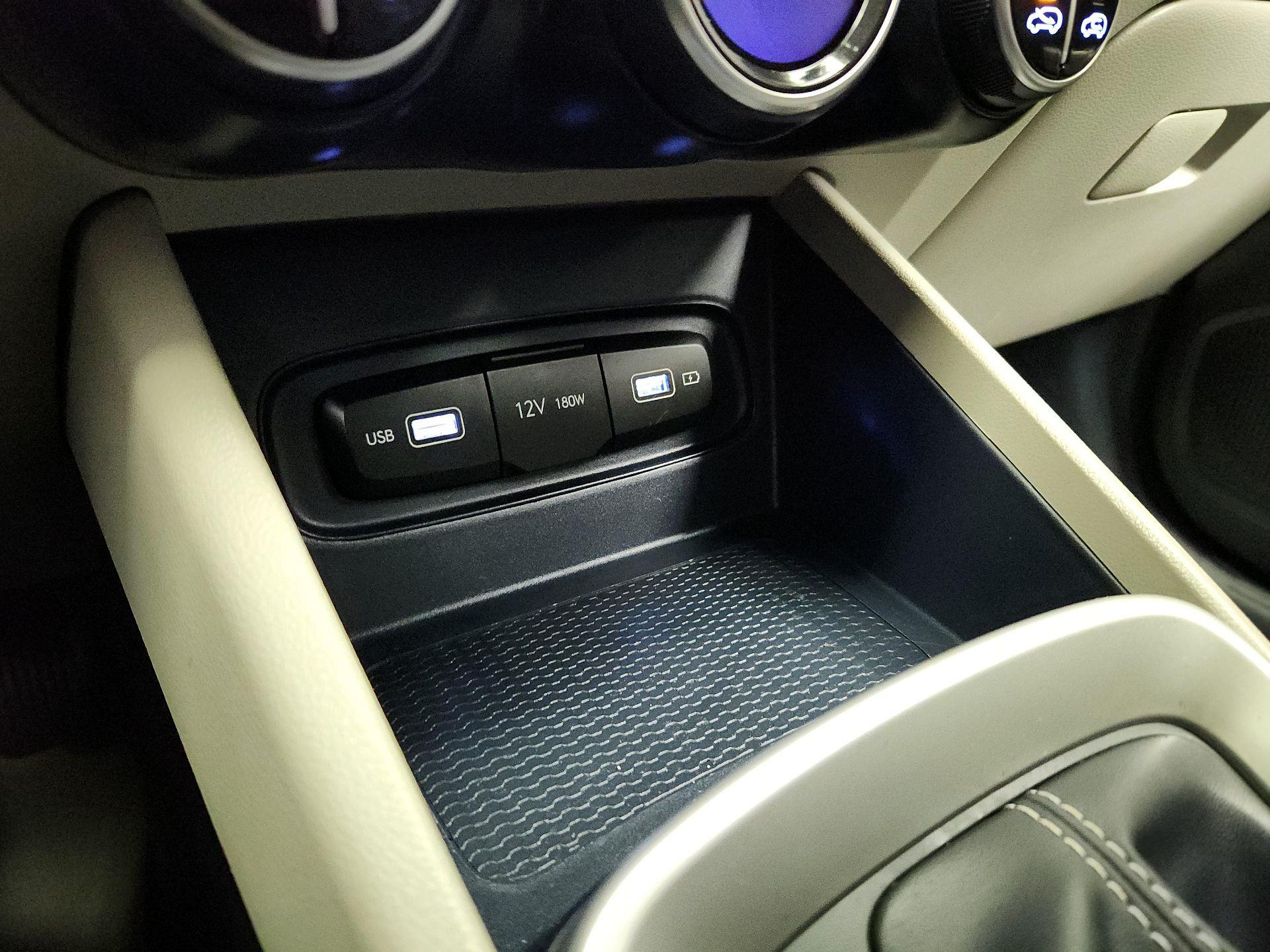 Thumbnail: 2022 Hyundai Venue - 19