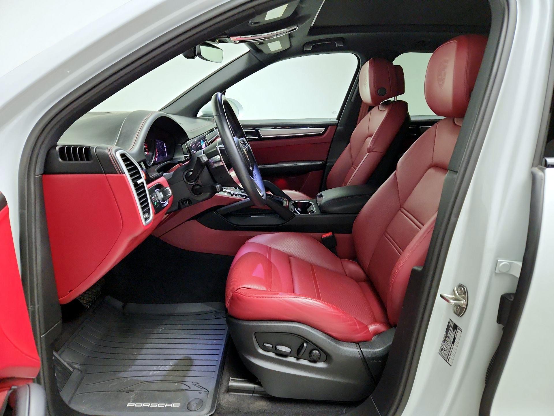 Thumbnail: 2023 Porsche Cayenne - 11