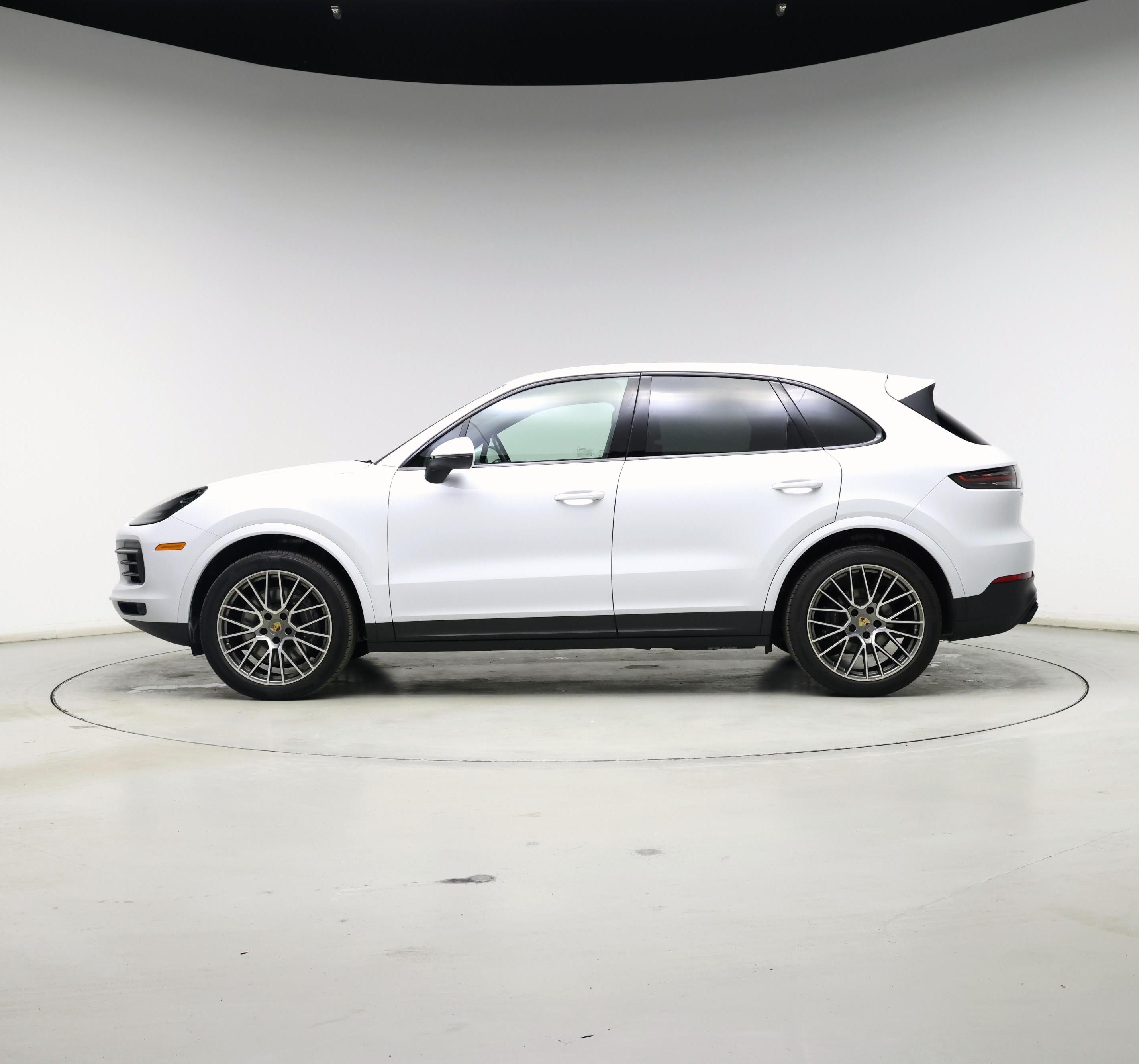 Thumbnail: 2023 Porsche Cayenne - 3