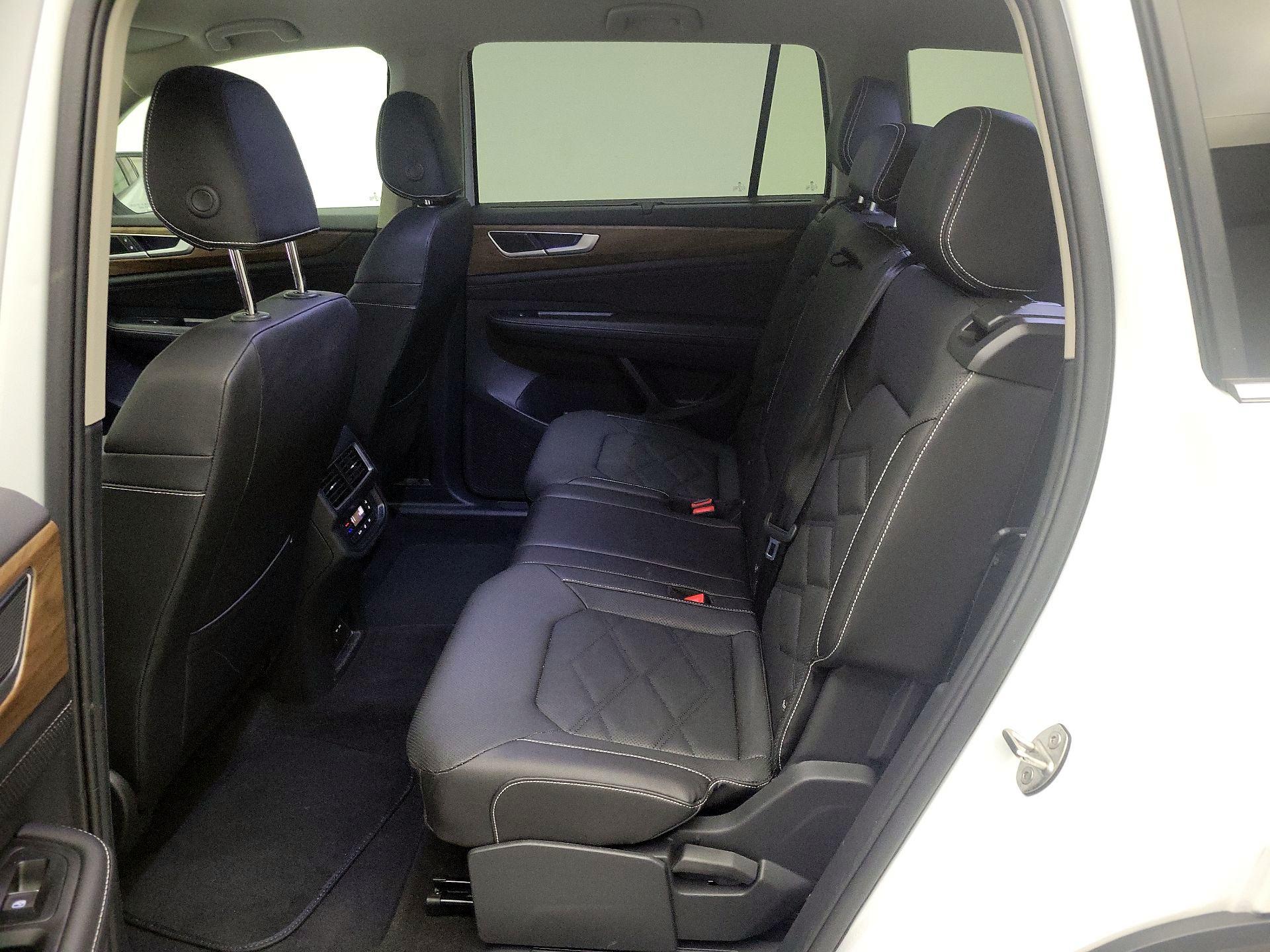 Thumbnail: 2025 Volkswagen Atlas - 19