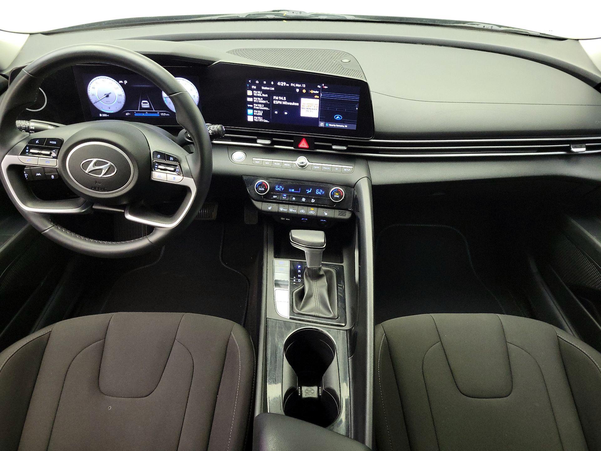 Thumbnail: 2023 Hyundai Elantra - 9