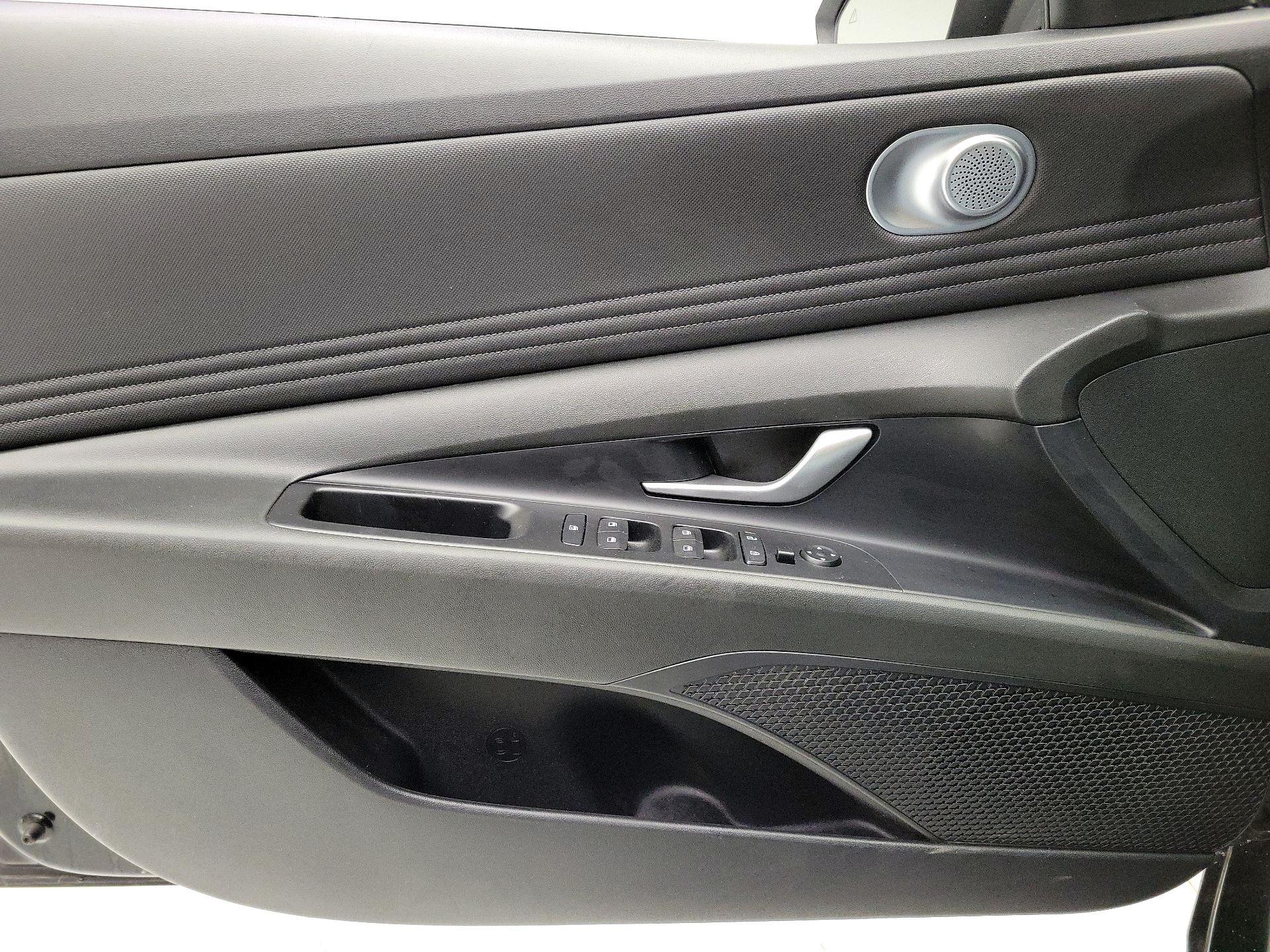 Thumbnail: 2023 Hyundai Elantra - 12