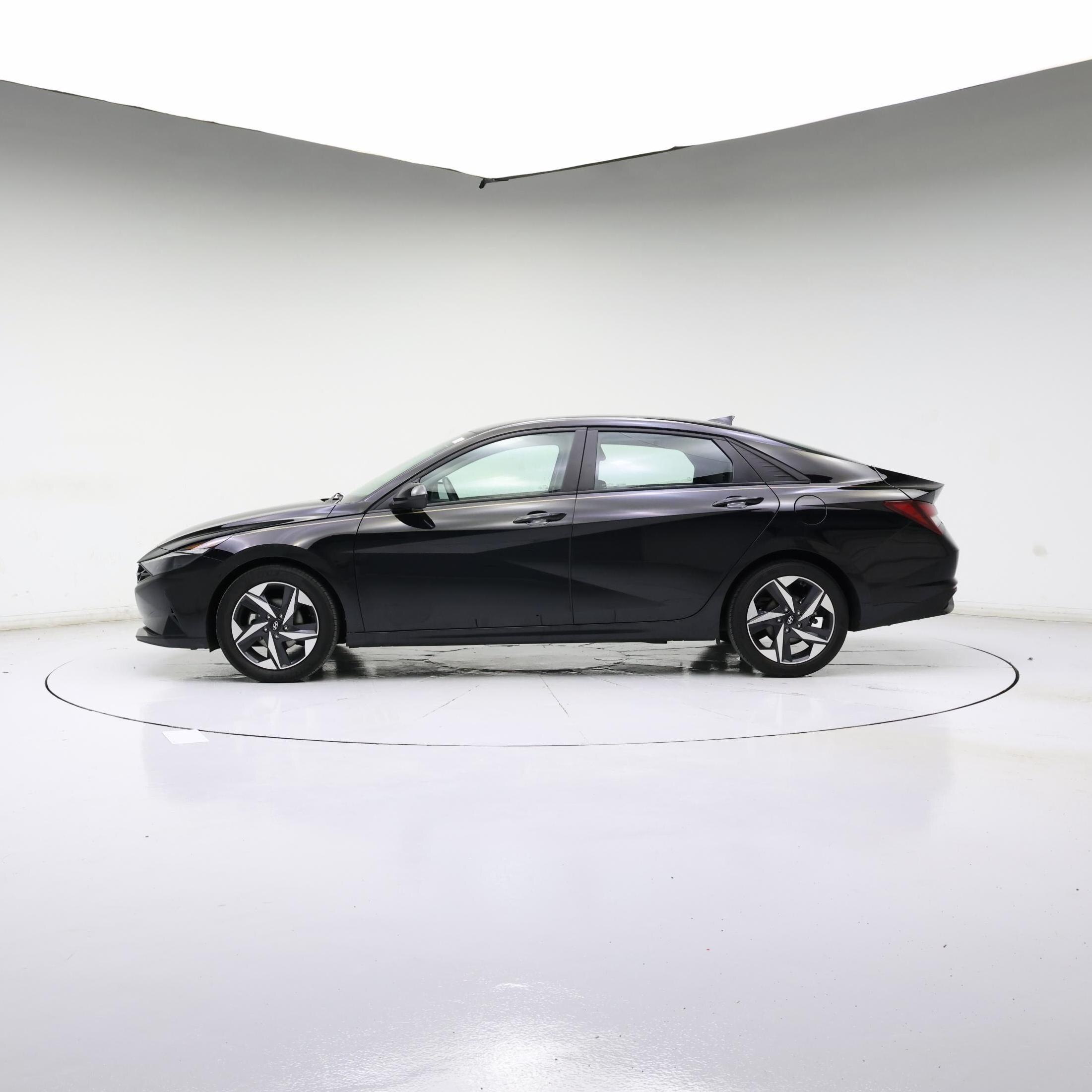 Thumbnail: 2023 Hyundai Elantra - 3