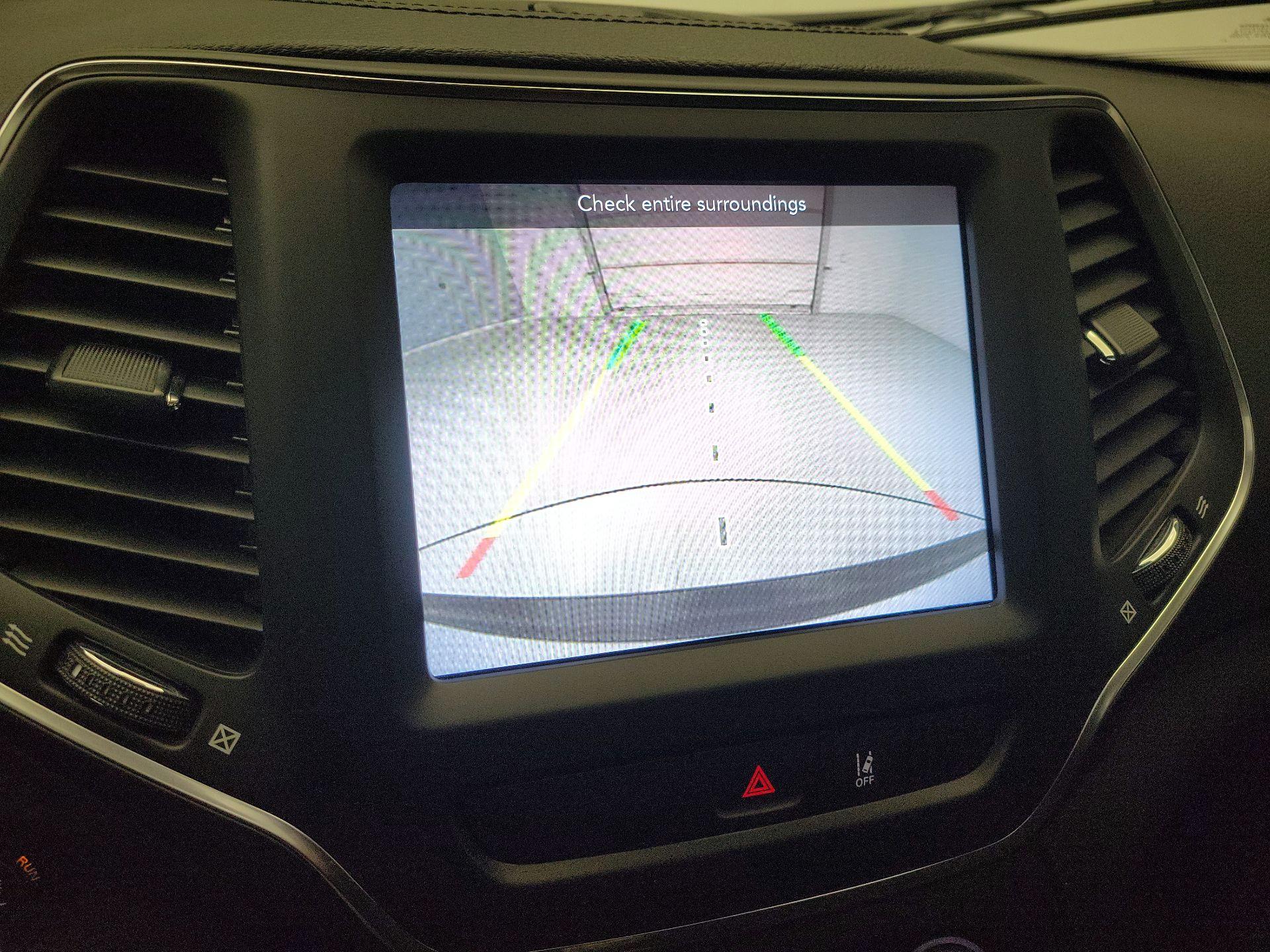 Thumbnail: 2022 Jeep Cherokee - 14