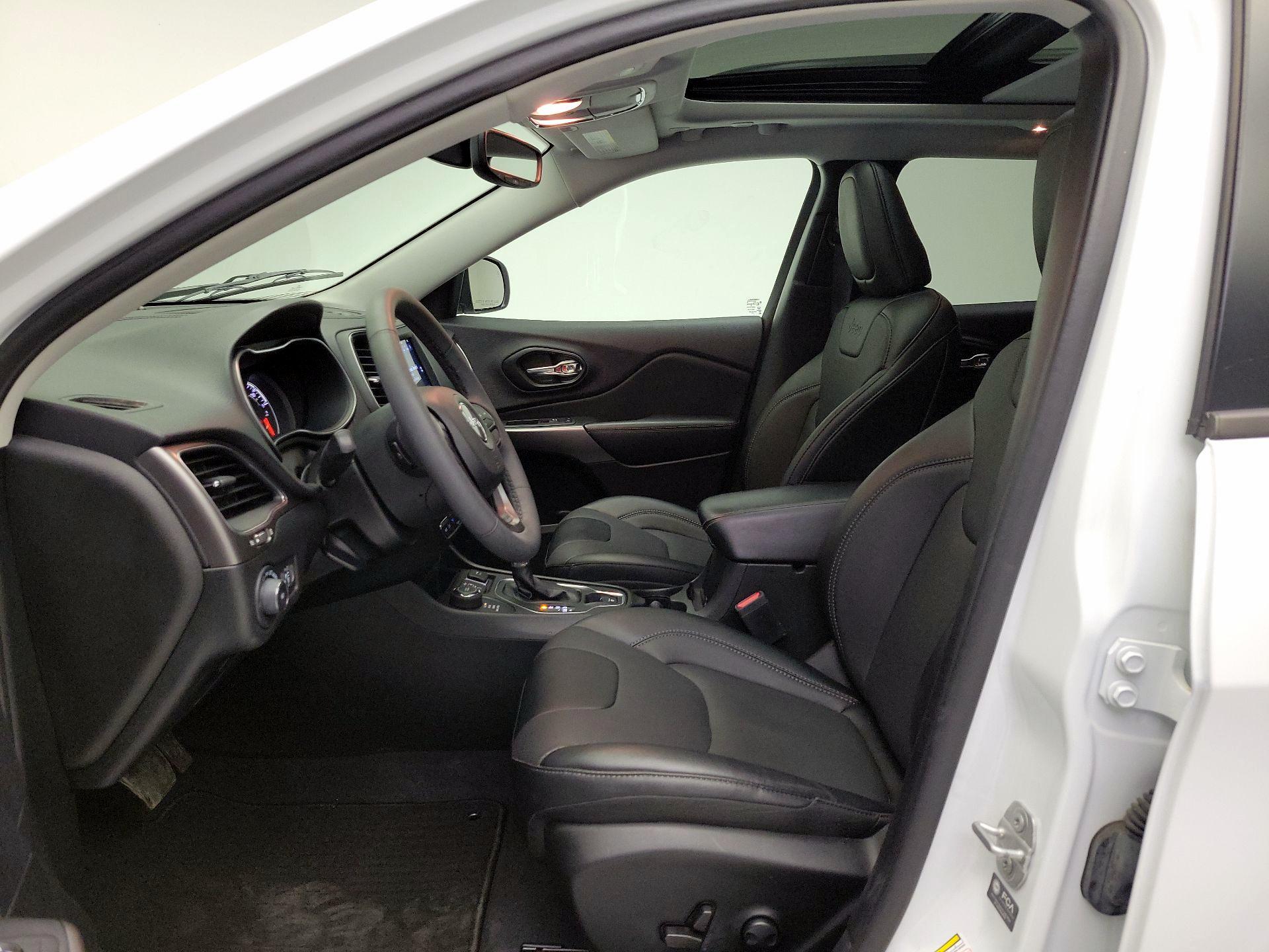 Thumbnail: 2022 Jeep Cherokee - 19