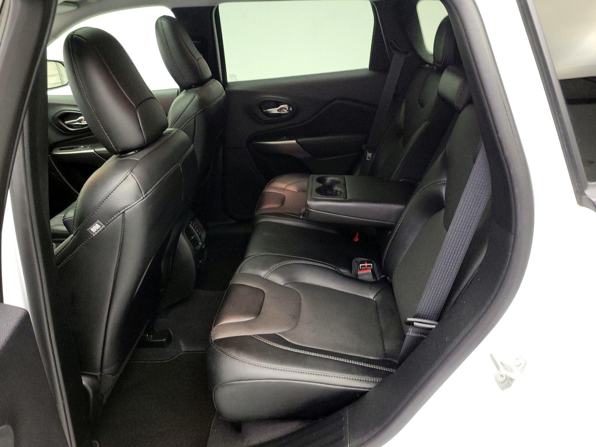 Thumbnail: 2022 Jeep Cherokee - 20