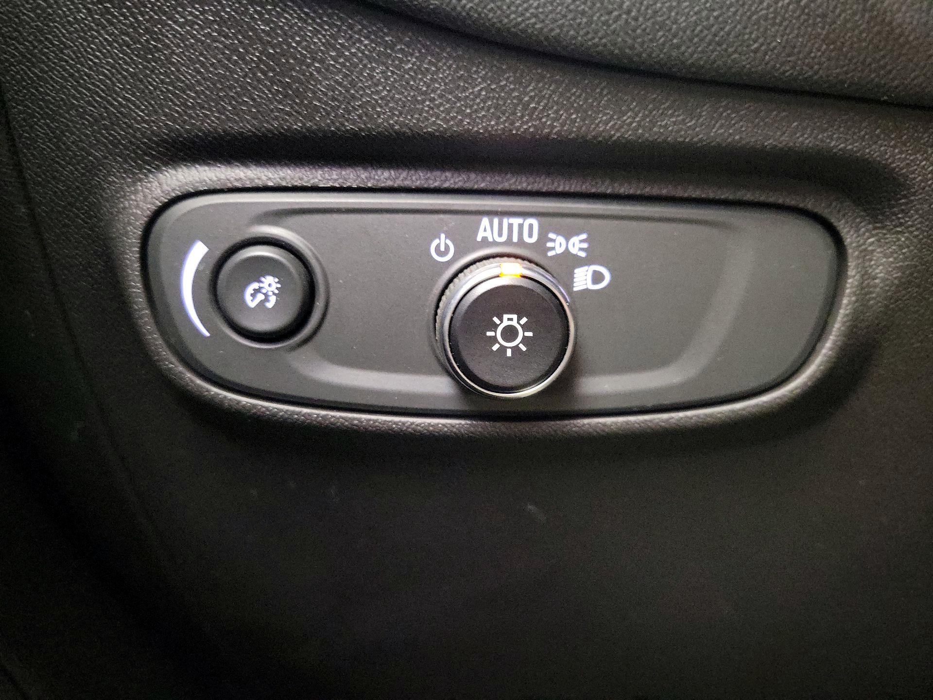 Thumbnail: 2022 Chevrolet Equinox - 13