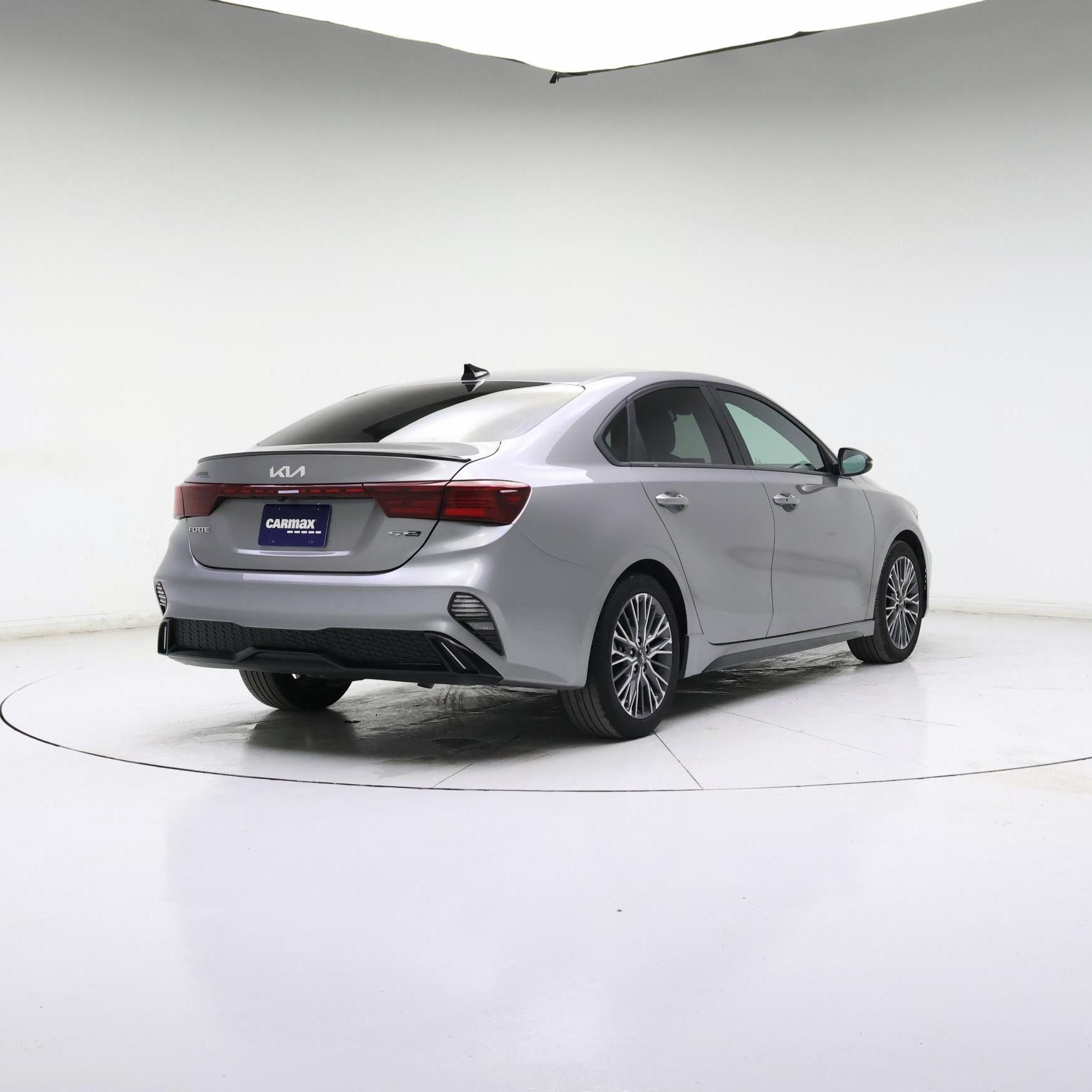 Thumbnail: 2023 Kia Forte - 4