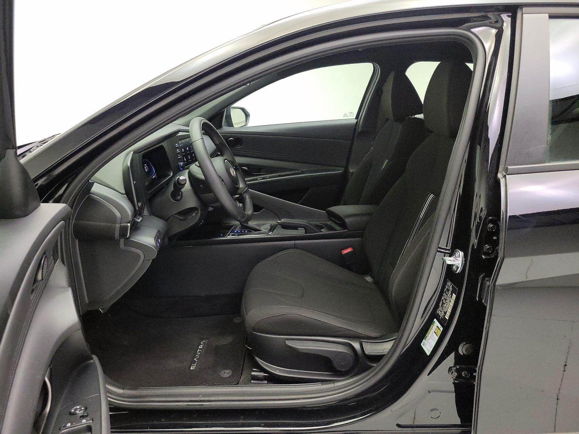 Thumbnail: 2025 Hyundai Elantra - 11