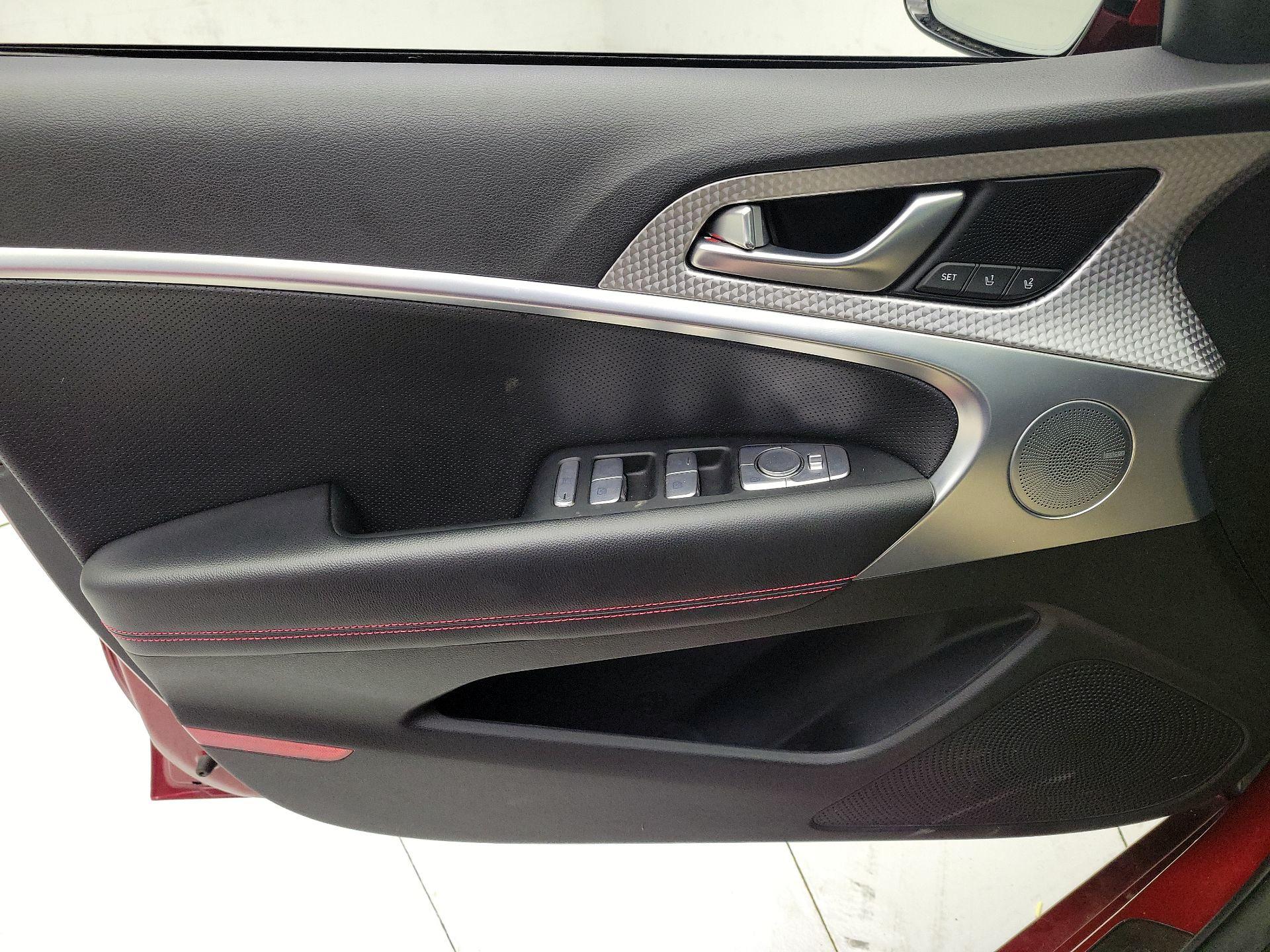 Thumbnail: 2023 Genesis G70 - 12