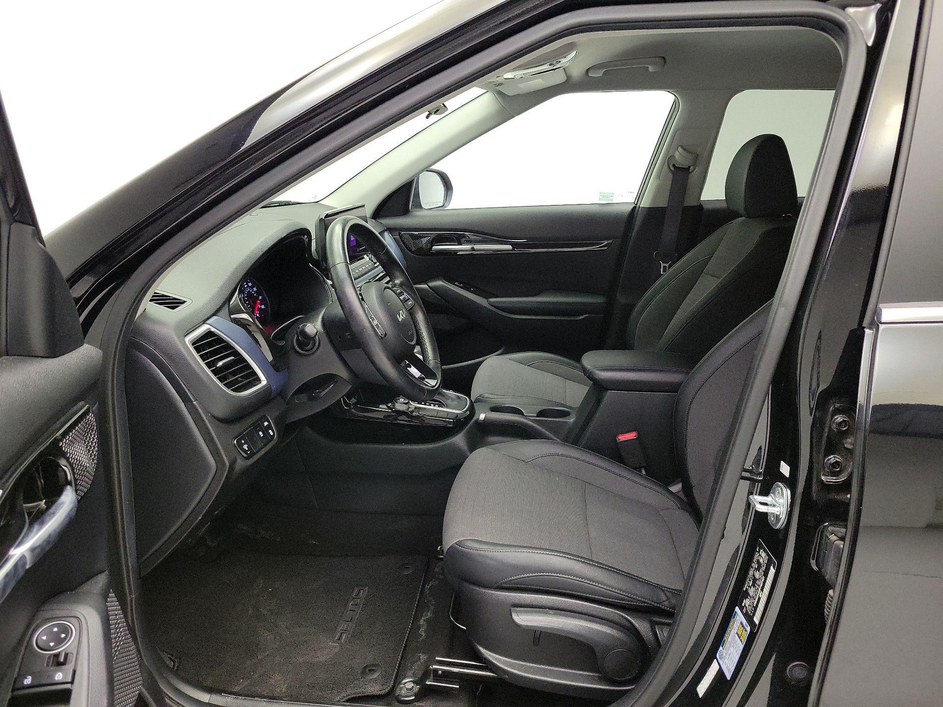 Thumbnail: 2023 Kia Seltos - 11