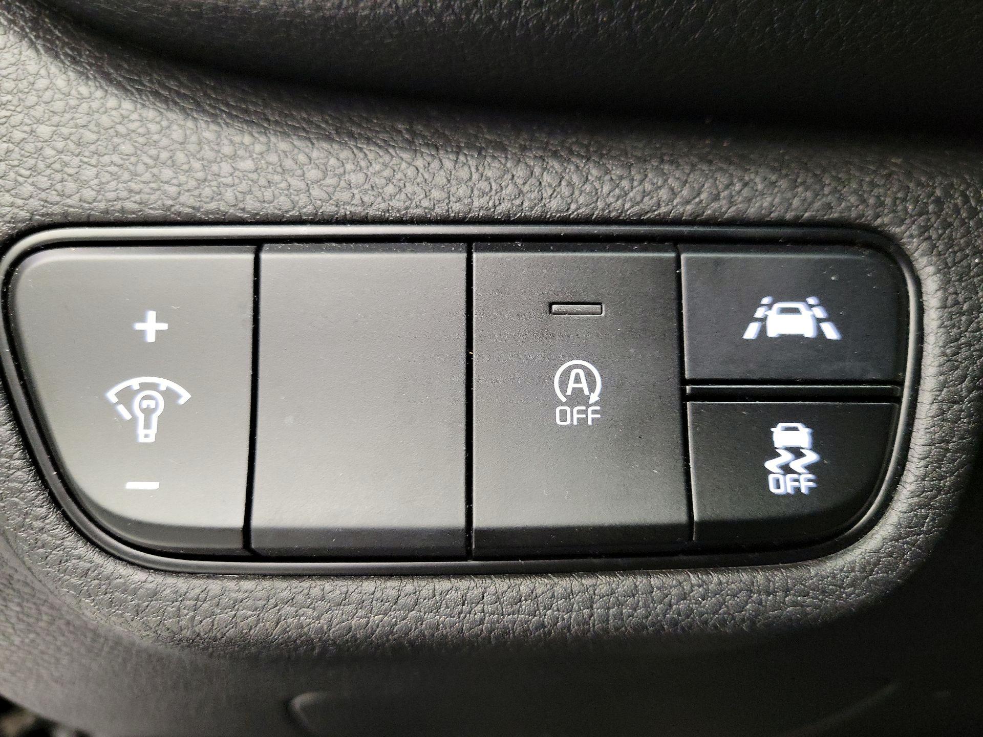 Thumbnail: 2023 Kia Seltos - 13