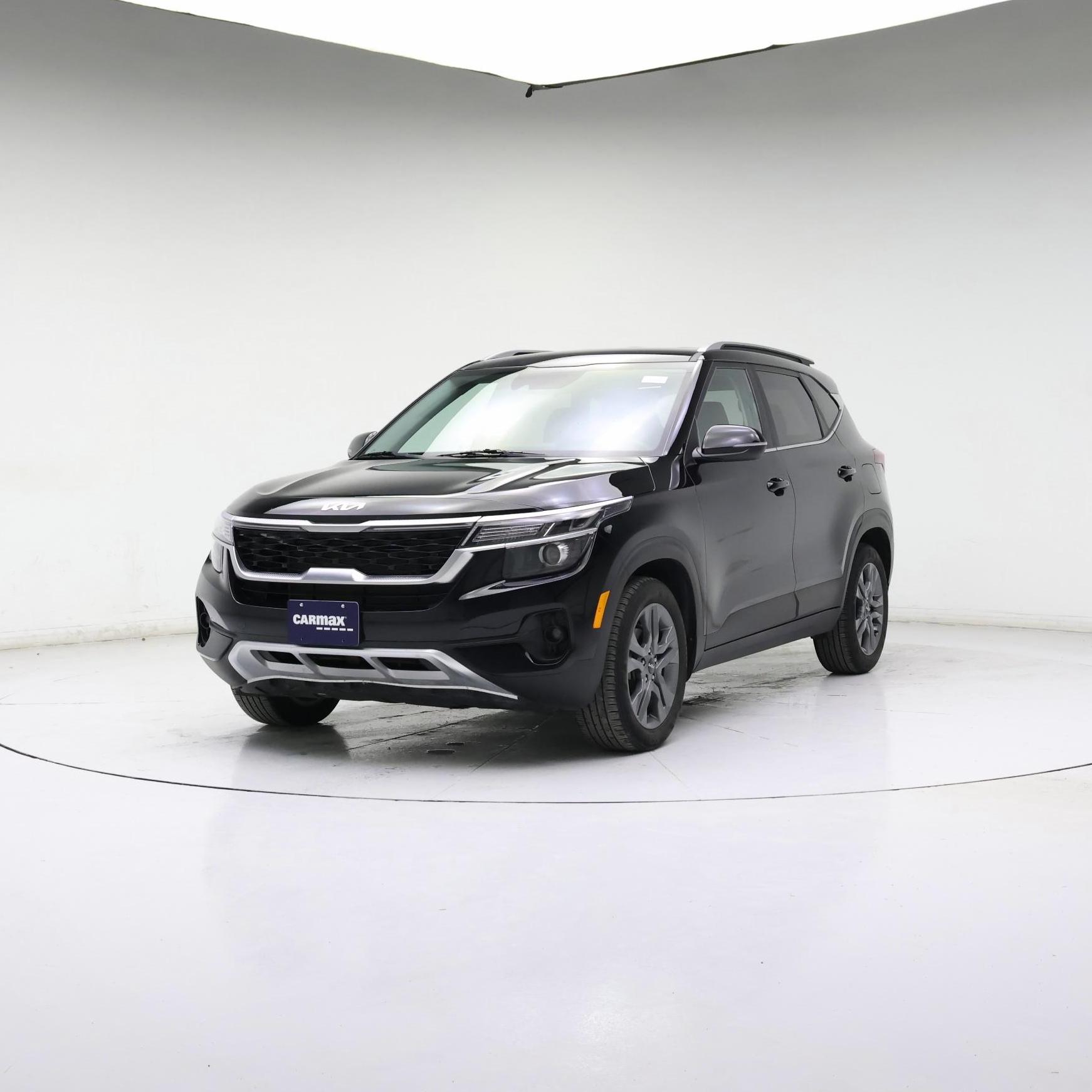 Thumbnail: 2023 Kia Seltos - 4