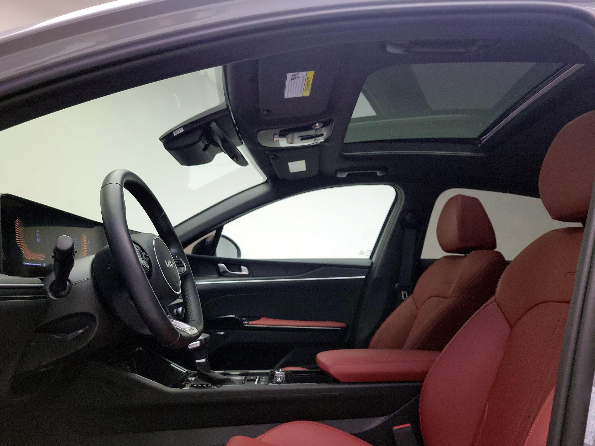 Thumbnail: 2025 Kia K5 - 18