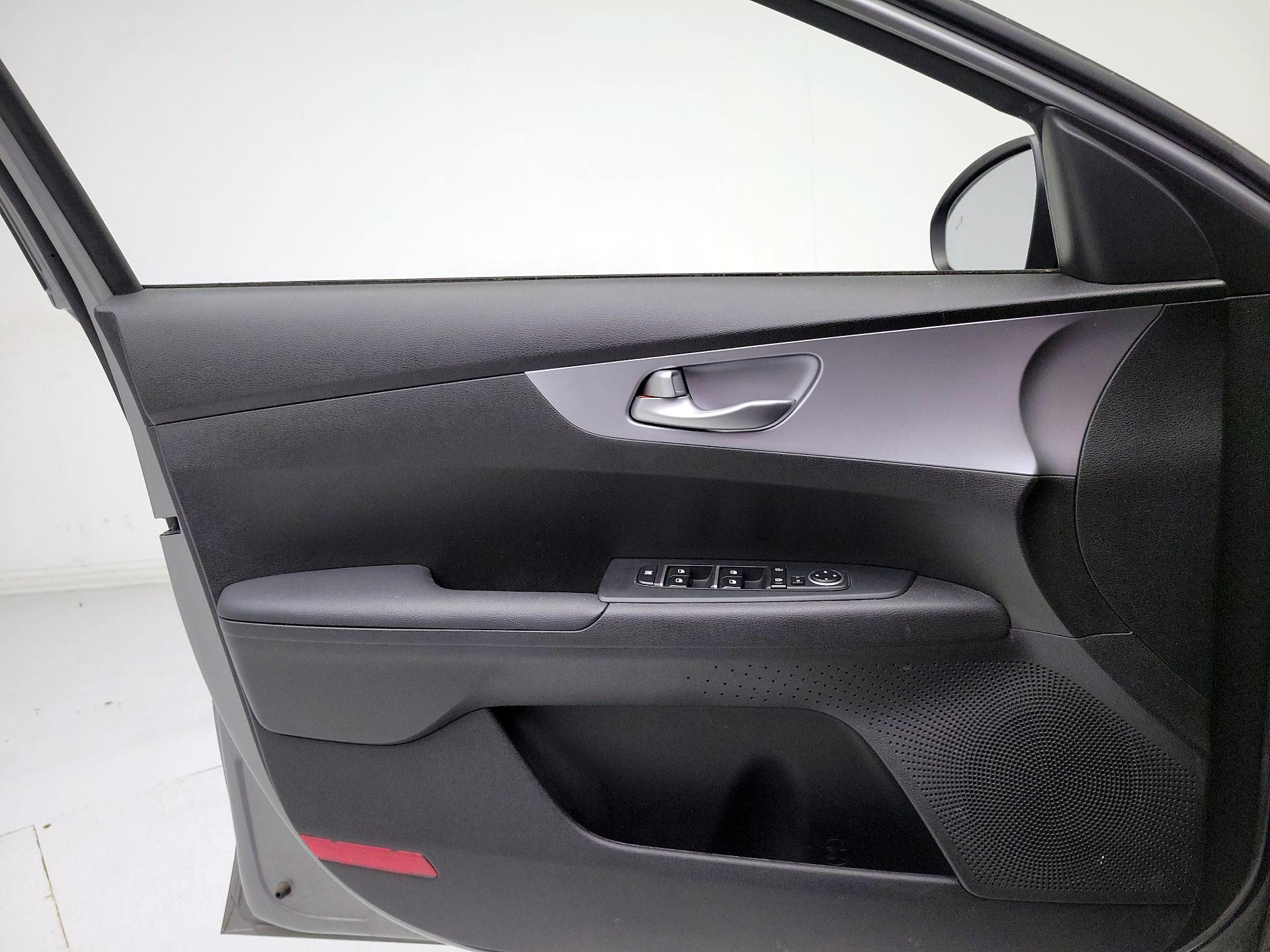 Thumbnail: 2024 Kia Forte - 12