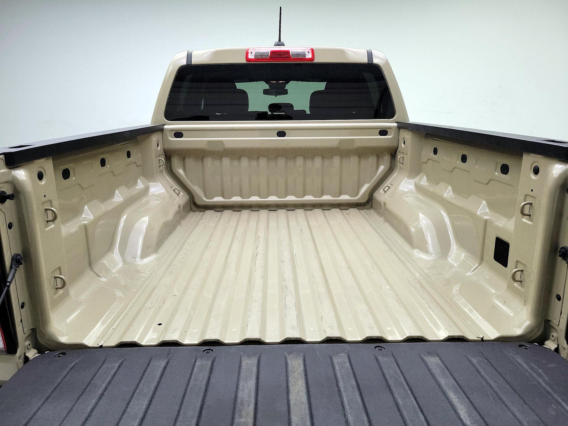 Thumbnail: 2024 Chevrolet Colorado - 19