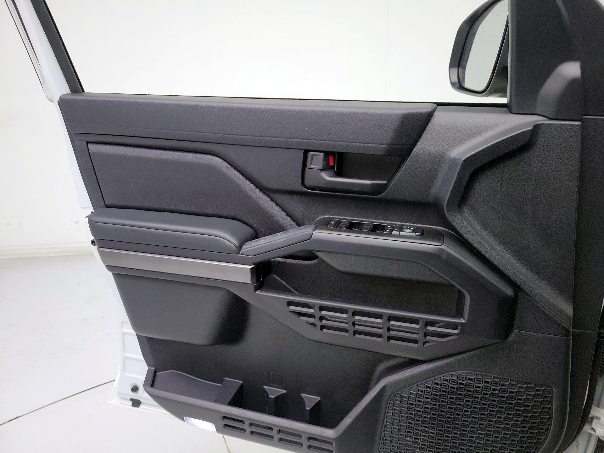 Thumbnail: 2025 Toyota 4Runner - 12