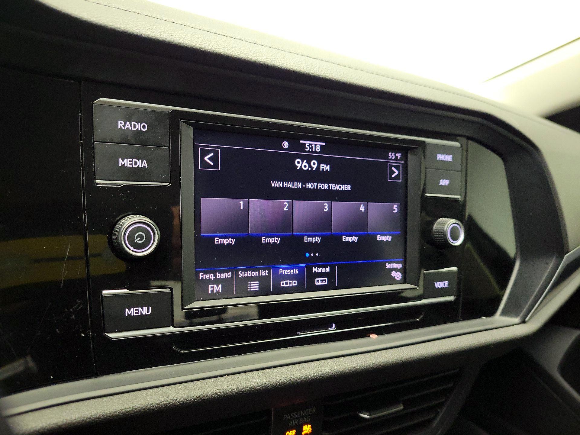 Thumbnail: 2024 Volkswagen Jetta - 15