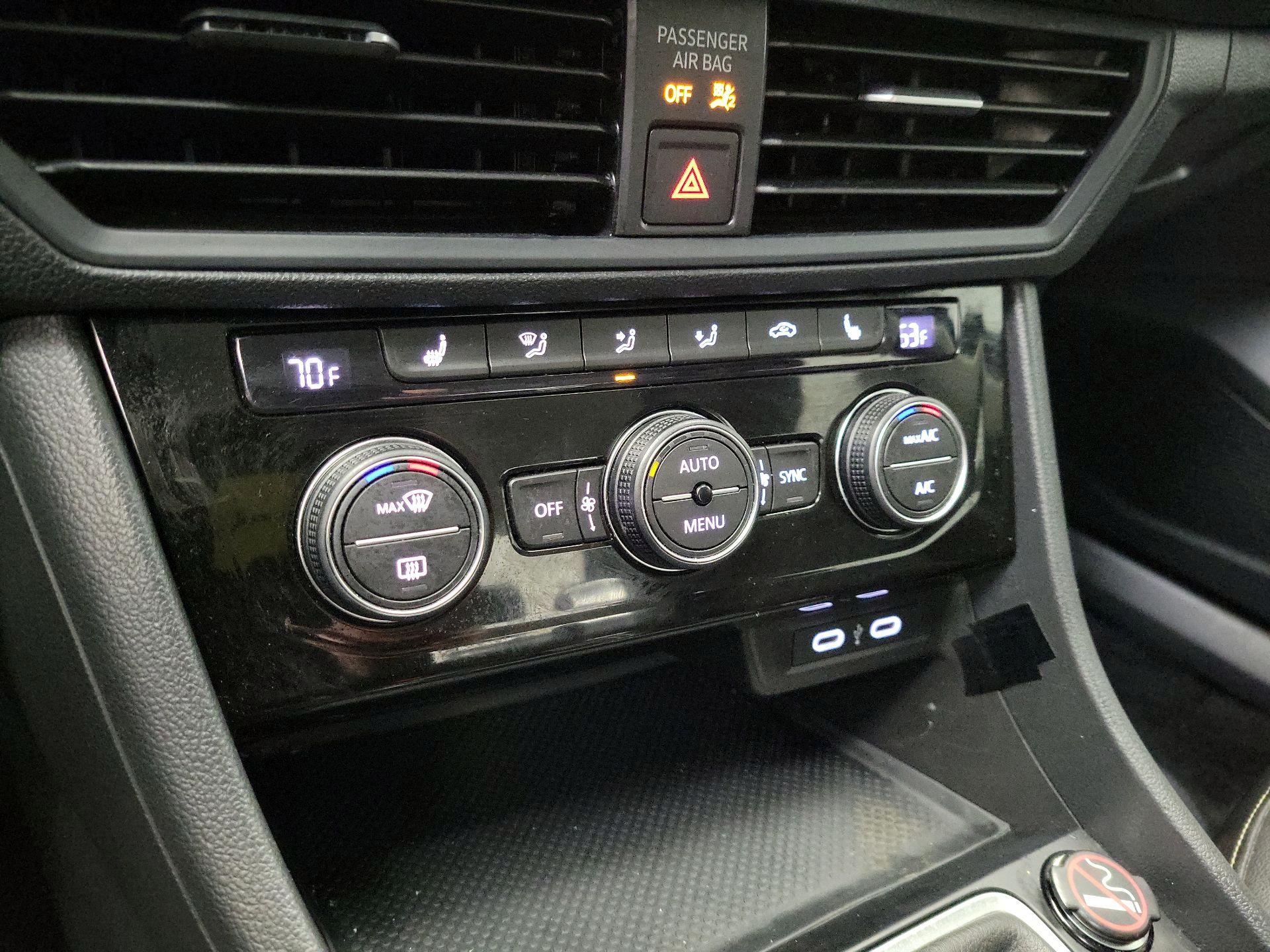 Thumbnail: 2024 Volkswagen Jetta - 16