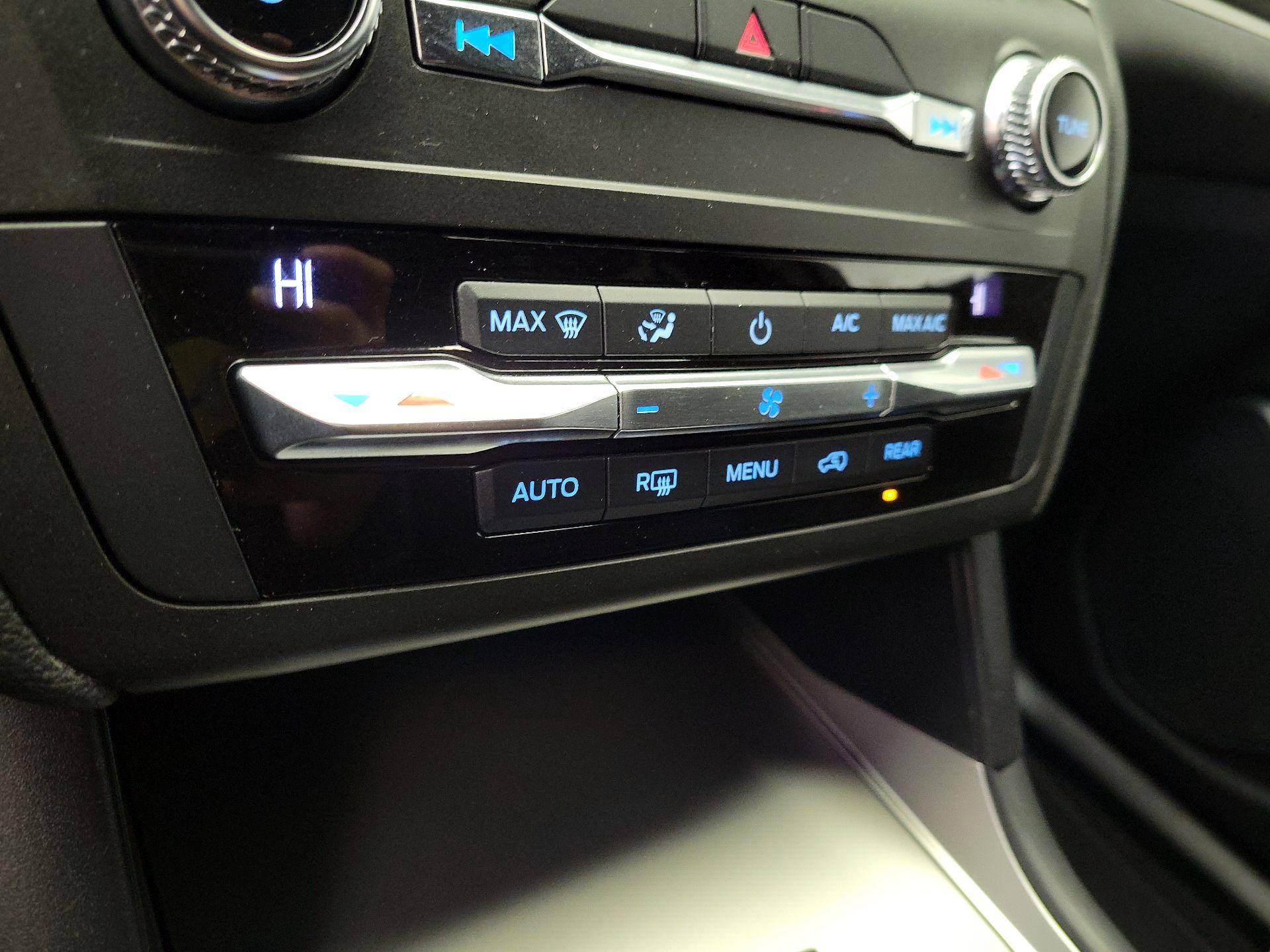 Thumbnail: 2020 Ford Explorer - 15