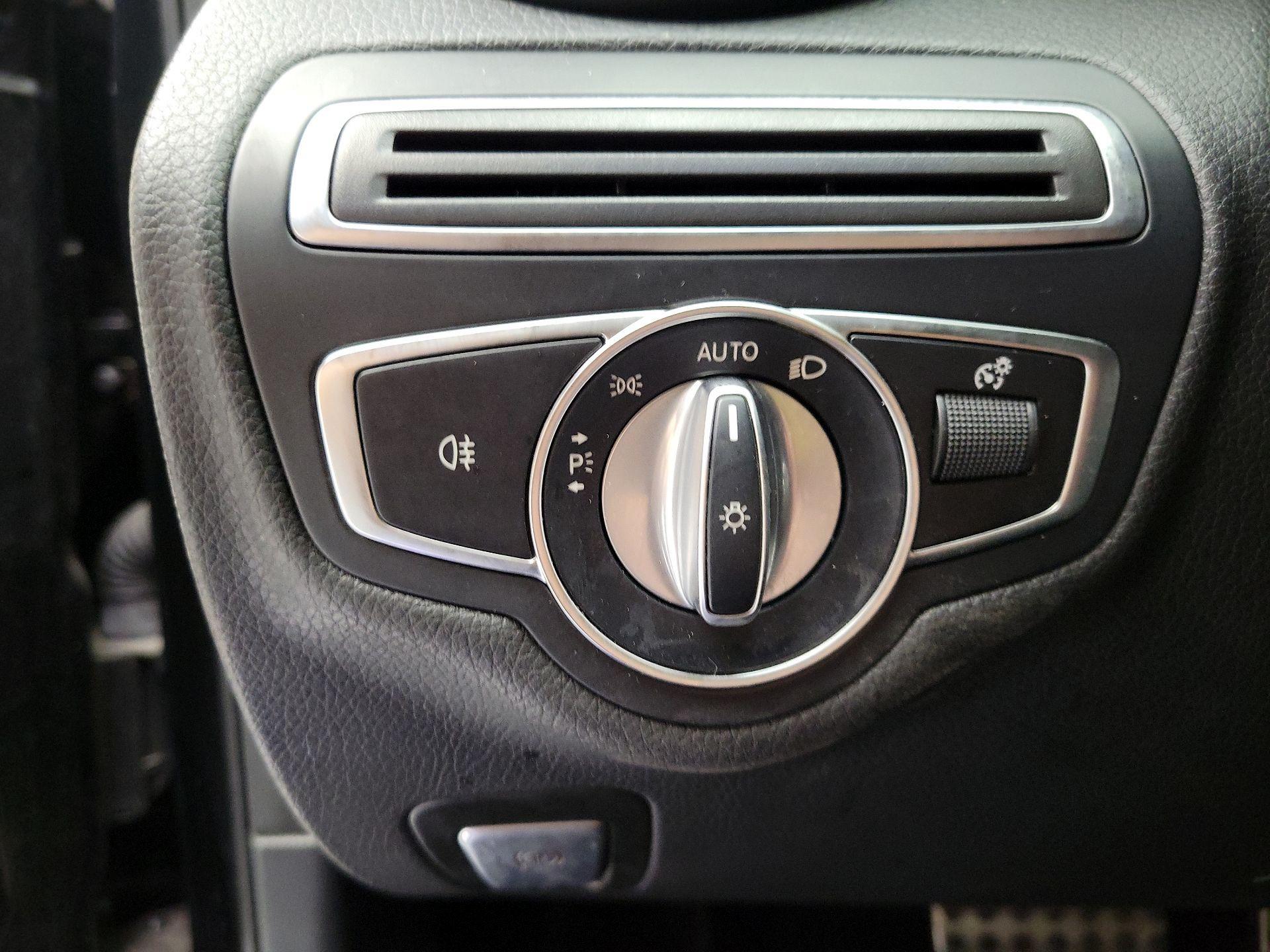 Thumbnail: 2021 Mercedes-Benz C-Class - 13