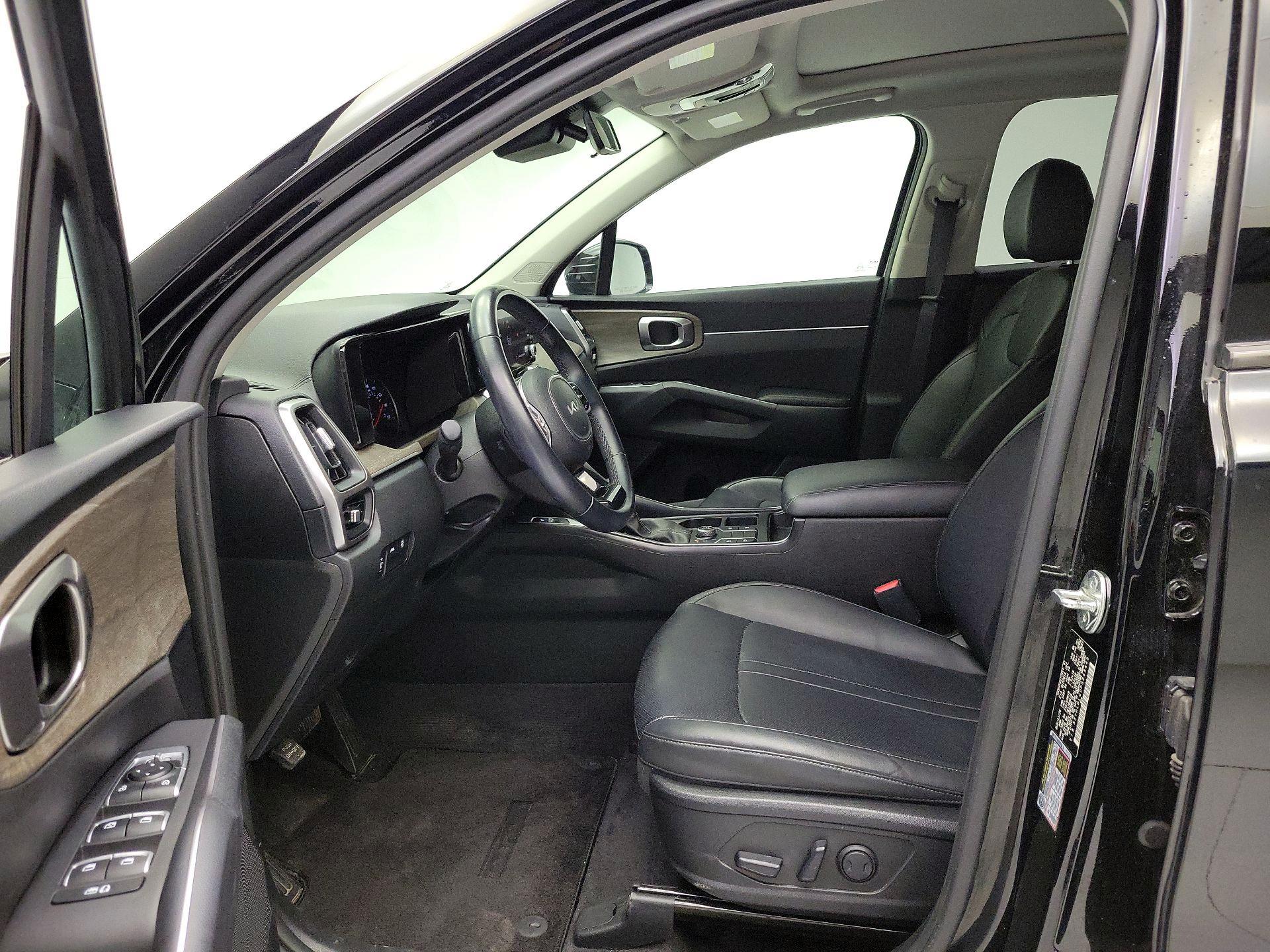 Thumbnail: 2023 Kia Sorento - 11