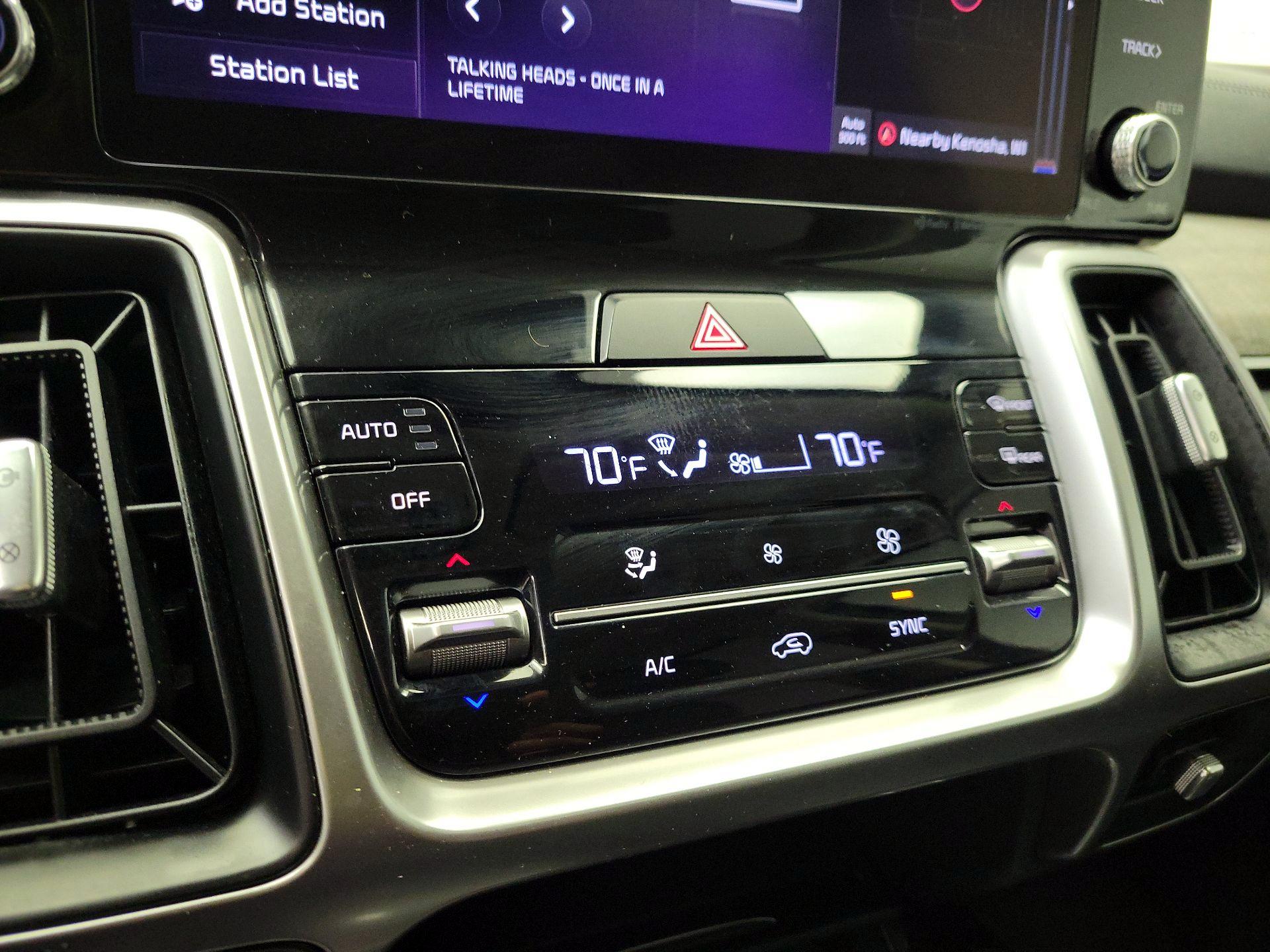 Thumbnail: 2023 Kia Sorento - 15