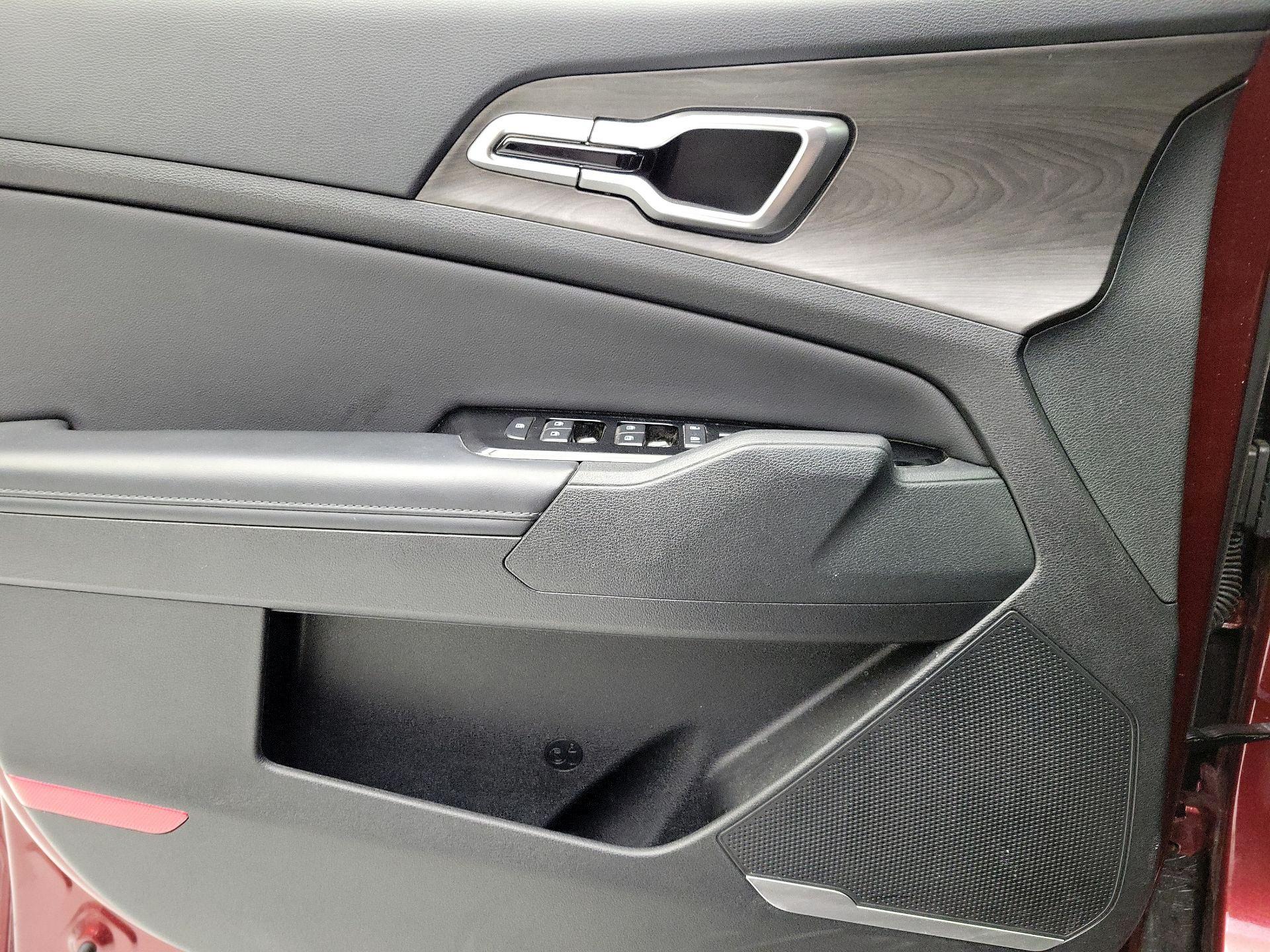 Thumbnail: 2023 Kia Sportage - 12