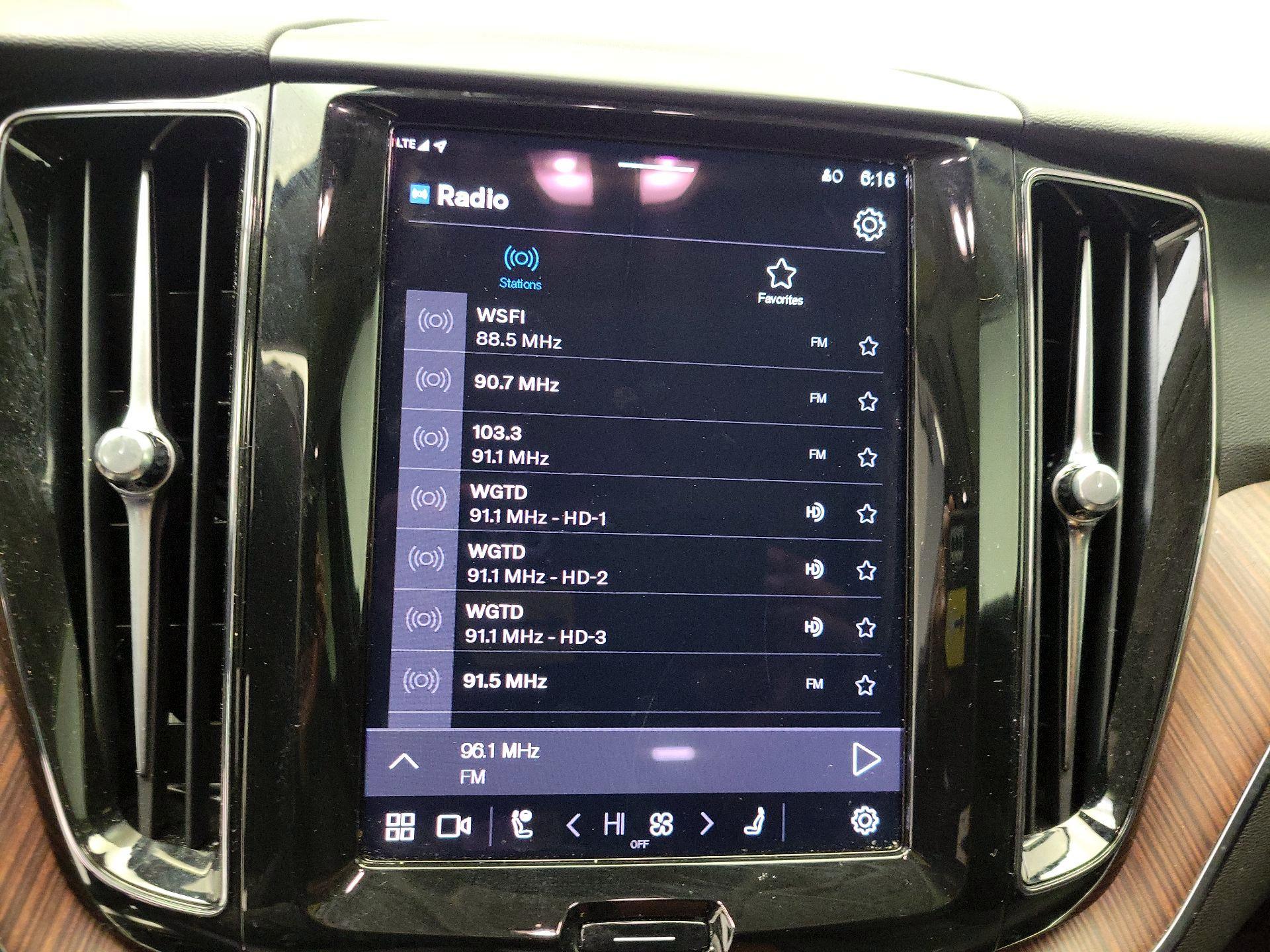 Thumbnail: 2024 Volvo XC60 - 14