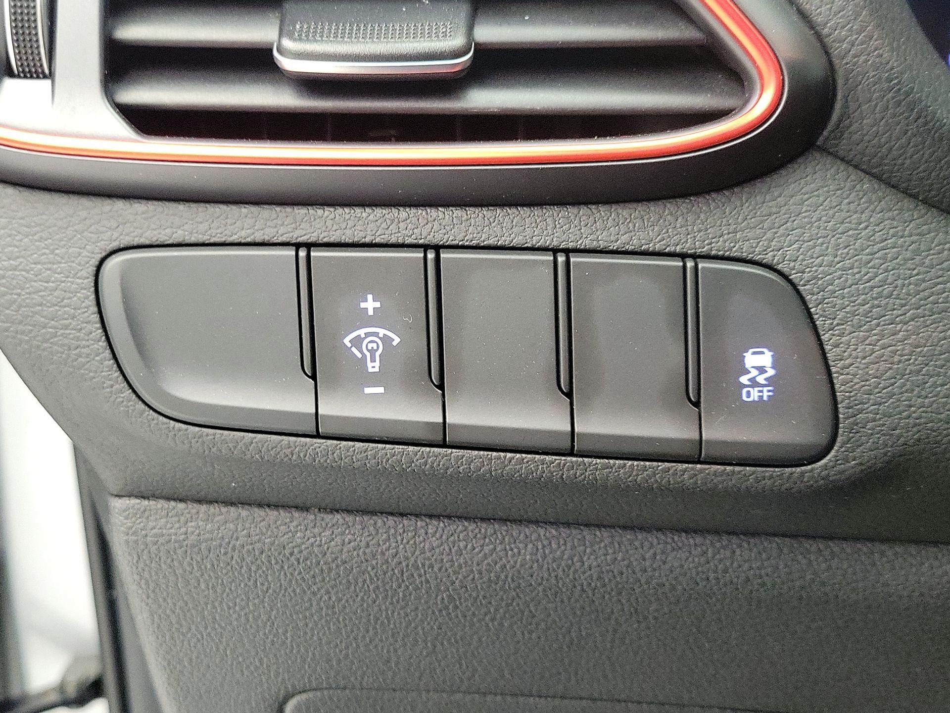 Thumbnail: 2020 Hyundai Elantra - 13